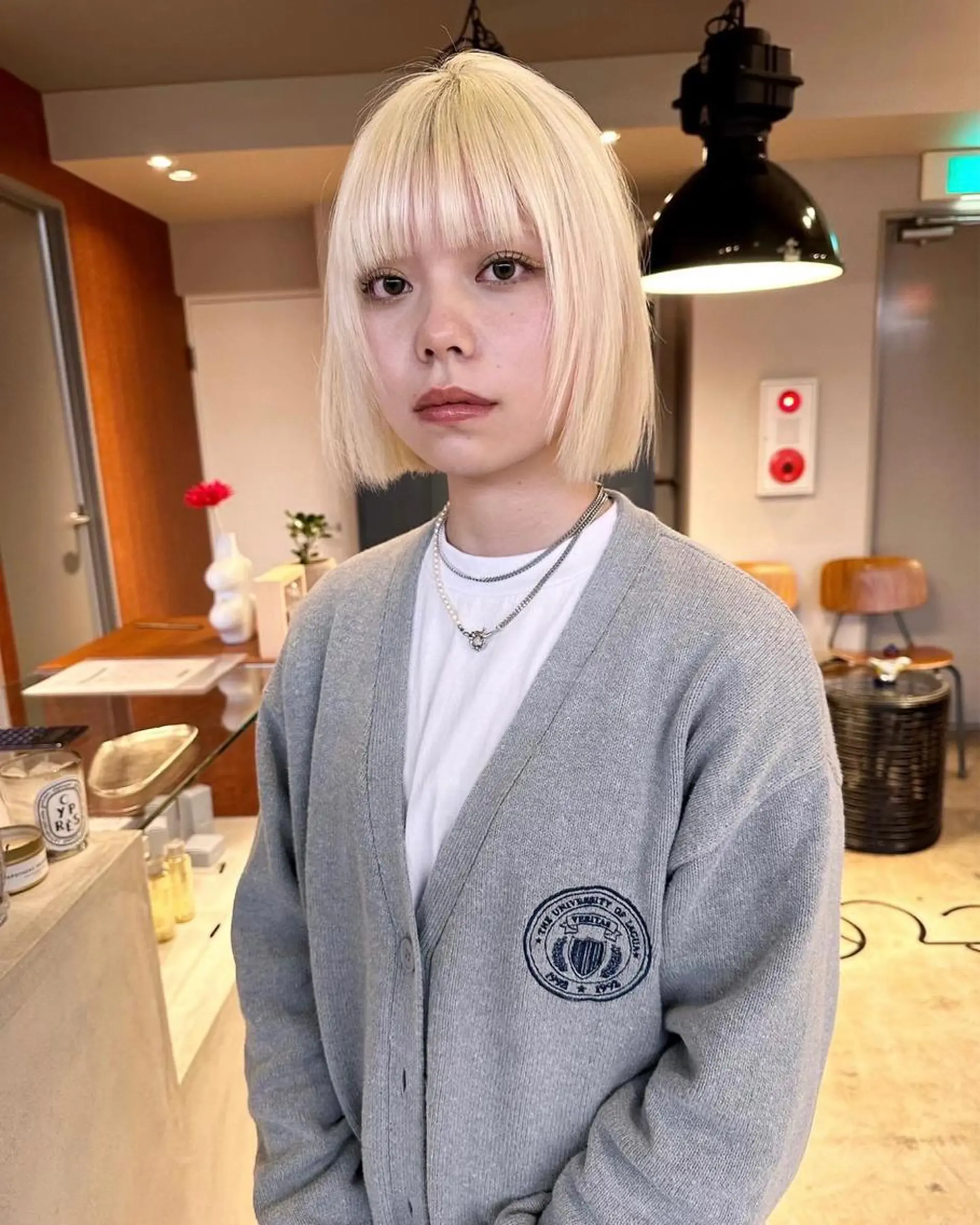ミディアム カラー ブリーチ 抜きっぱなしブロンド ブロンド ヘアカラー トリートメント 🩷ハイトーン透明感 レイヤー🩷ユリカのヘアスタイル