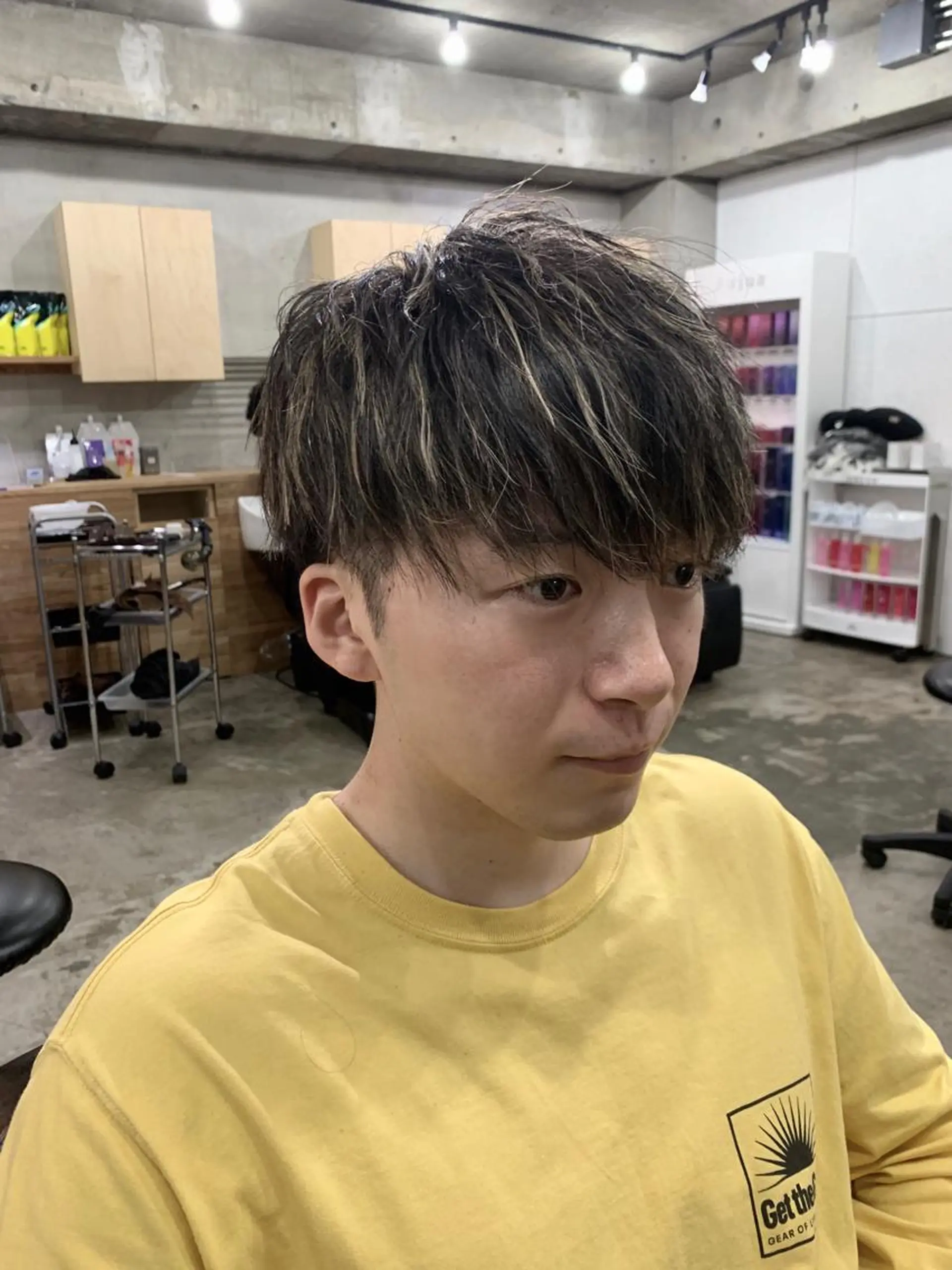 カラー メンズ SOA所属・西村あきや トレンド韓国ヘアのヘアスタイル