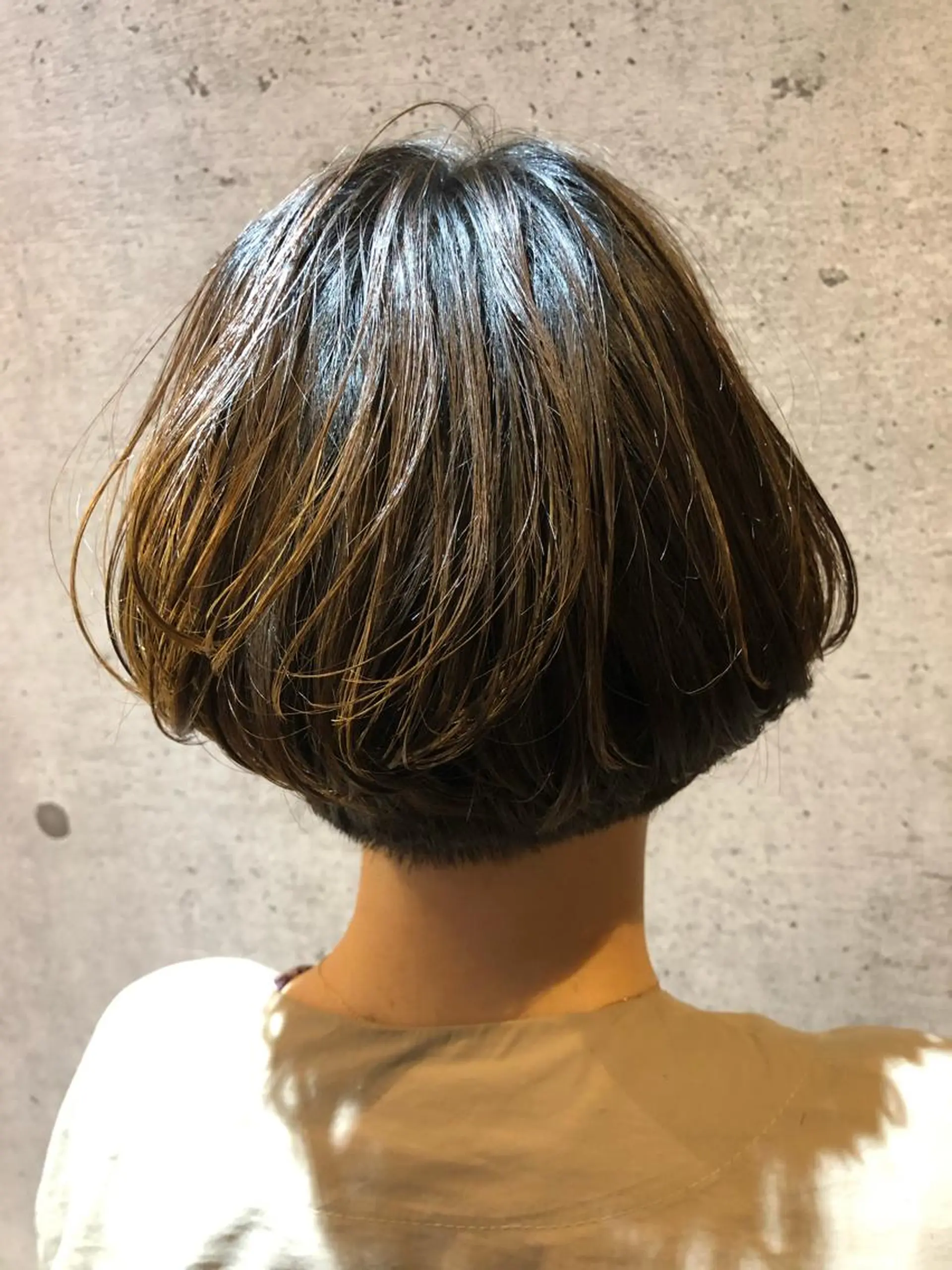 ショート カラー ハイライトカラー ボブ ハイライト ショートヘア カット ヘアカラー トリートメント 久保 敏之のヘアスタイル