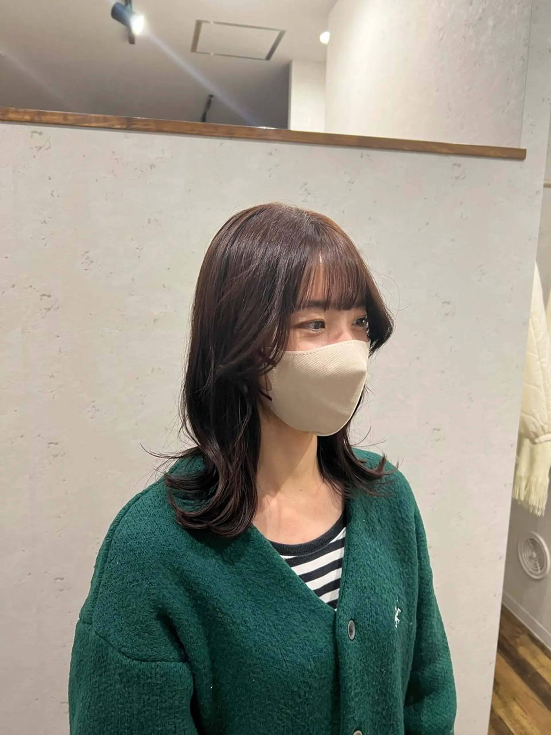 セミロング カラー レイヤーカット 外ハネヘア ナチュラルカラー 錦糸町【三橋衿奈】のヘアスタイル