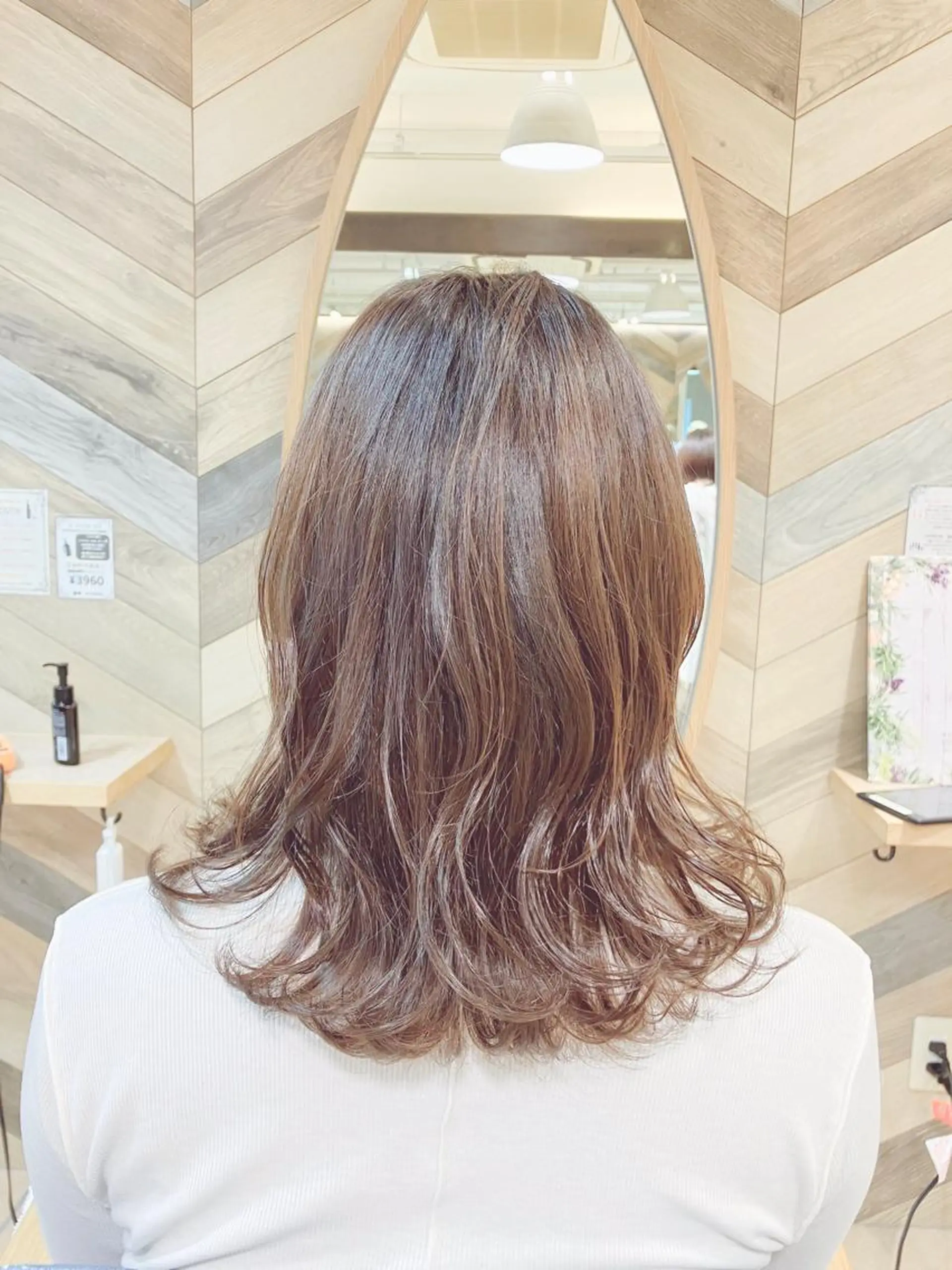 ミディアム カラー カット ヘアカラー トリートメント 奥谷 美代子のヘアスタイル