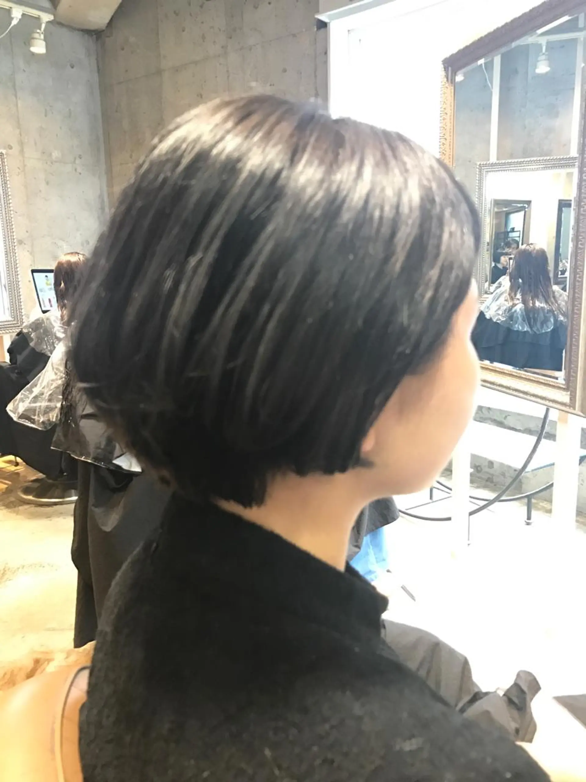 ショート カラー パーマ ヘアアレンジ メンズ キッズ ネイル マツエク・マツパ ダブルカラー グレージュ ショートヘア ショートネイル サロンドミルク 原宿のヘアスタイル