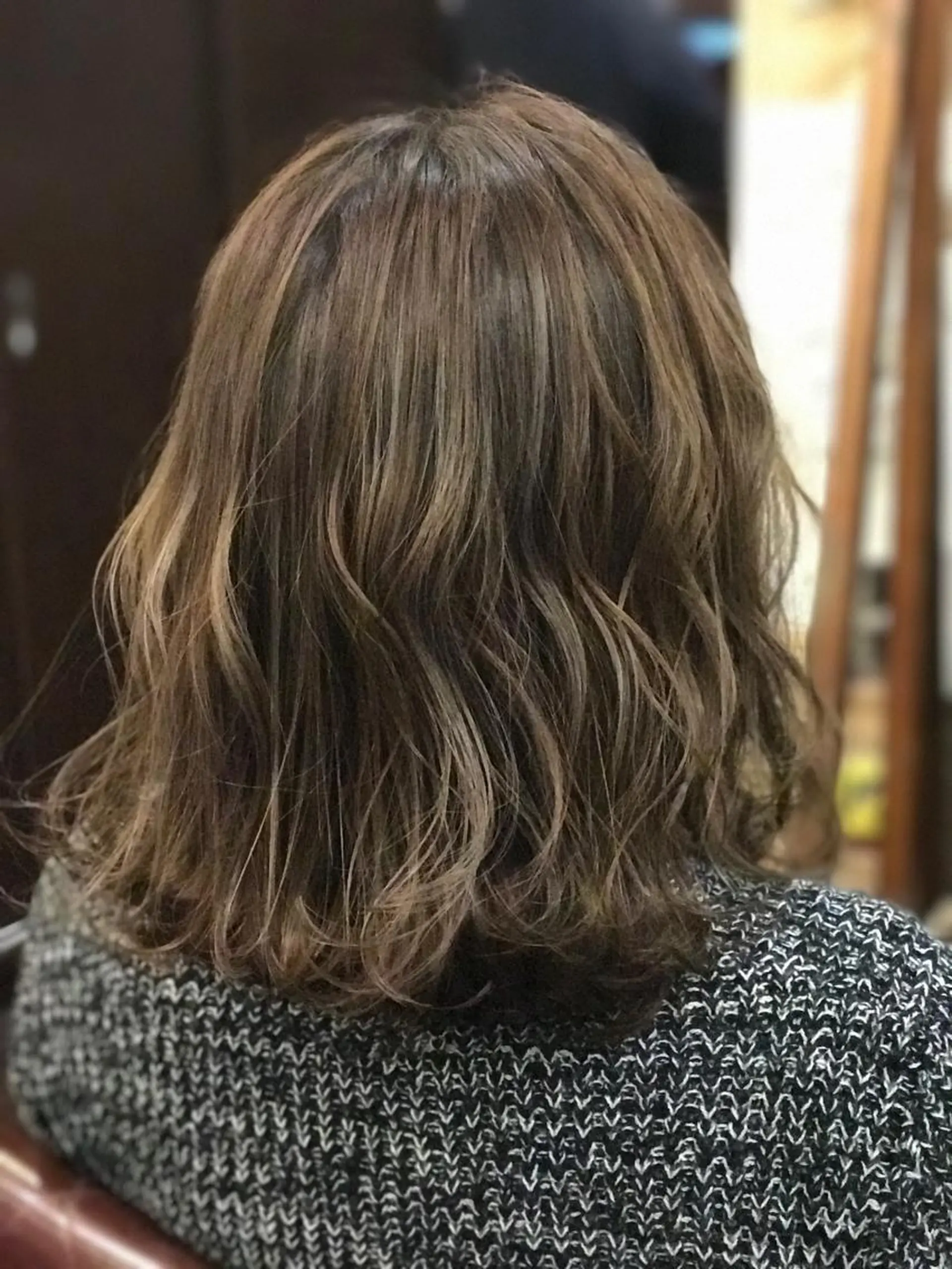 ミディアム カラー アッシュ アッシュブラウン ブラウンカラー ハイライトカラー ハイライト 韓国ヘア🤍髪質改善 🇰🇷AKANEのヘアスタイル