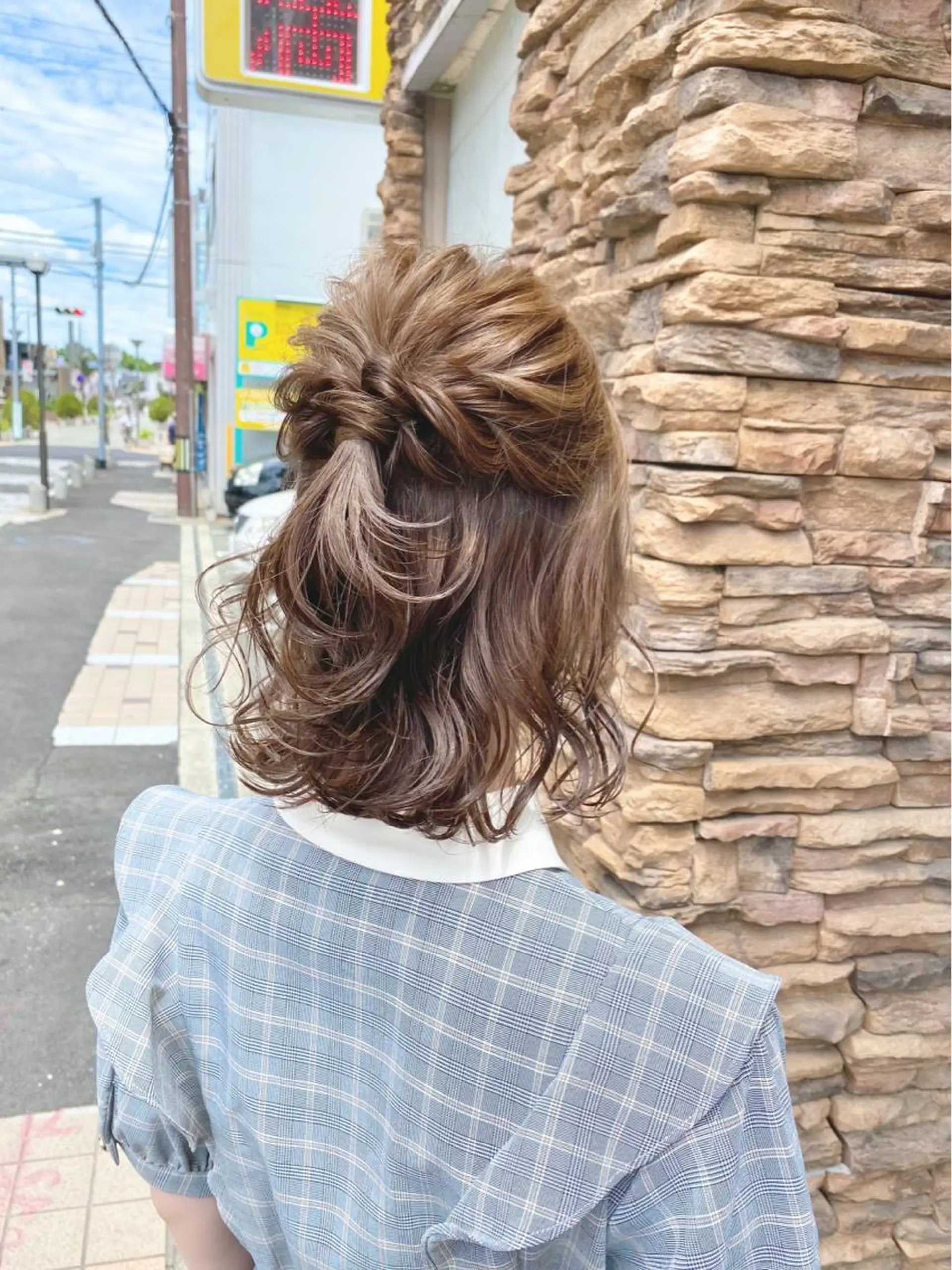 ミディアム 髙井 麻帆のヘアスタイル