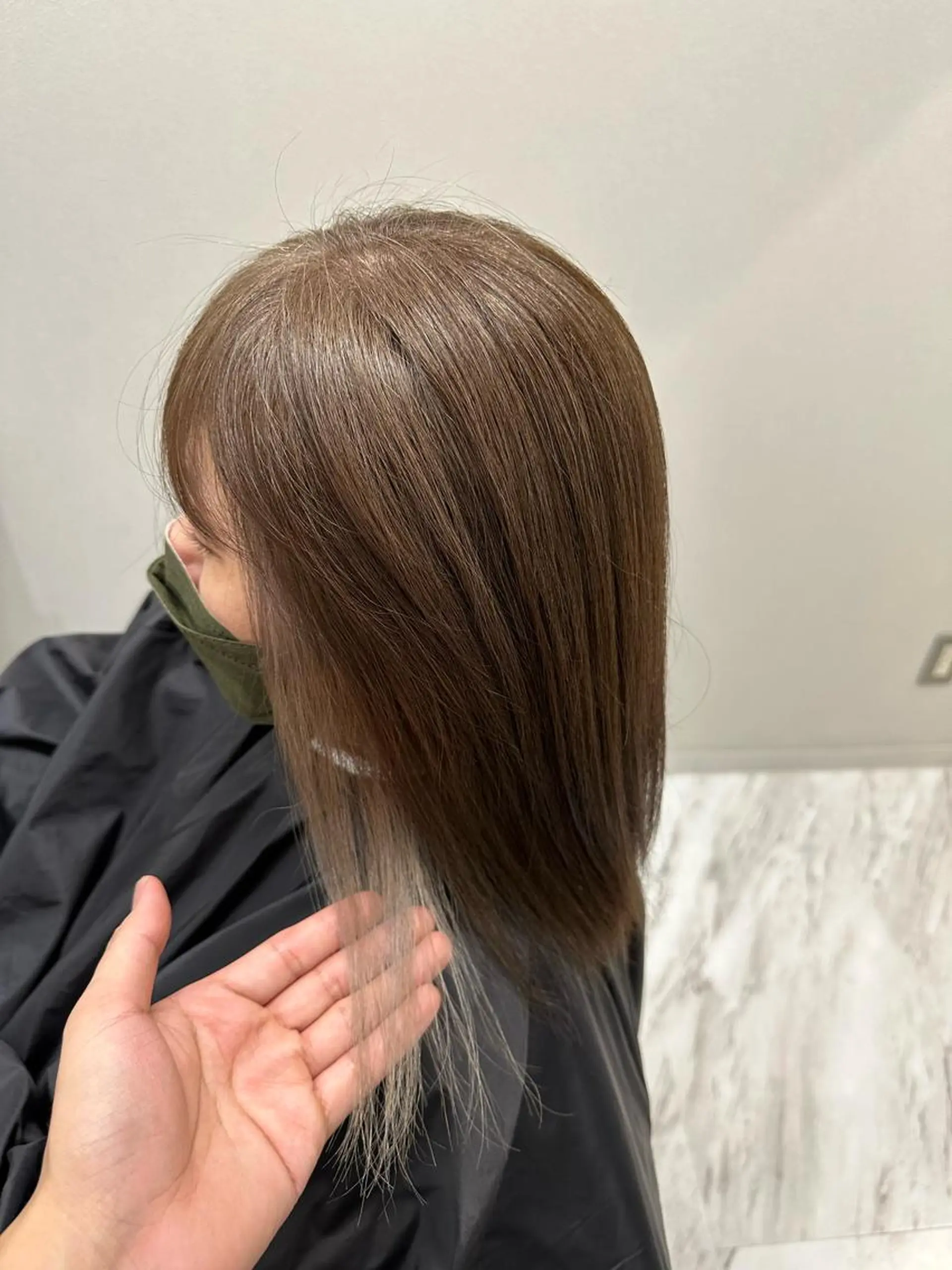 セミロング ere hair salonのヘアスタイル