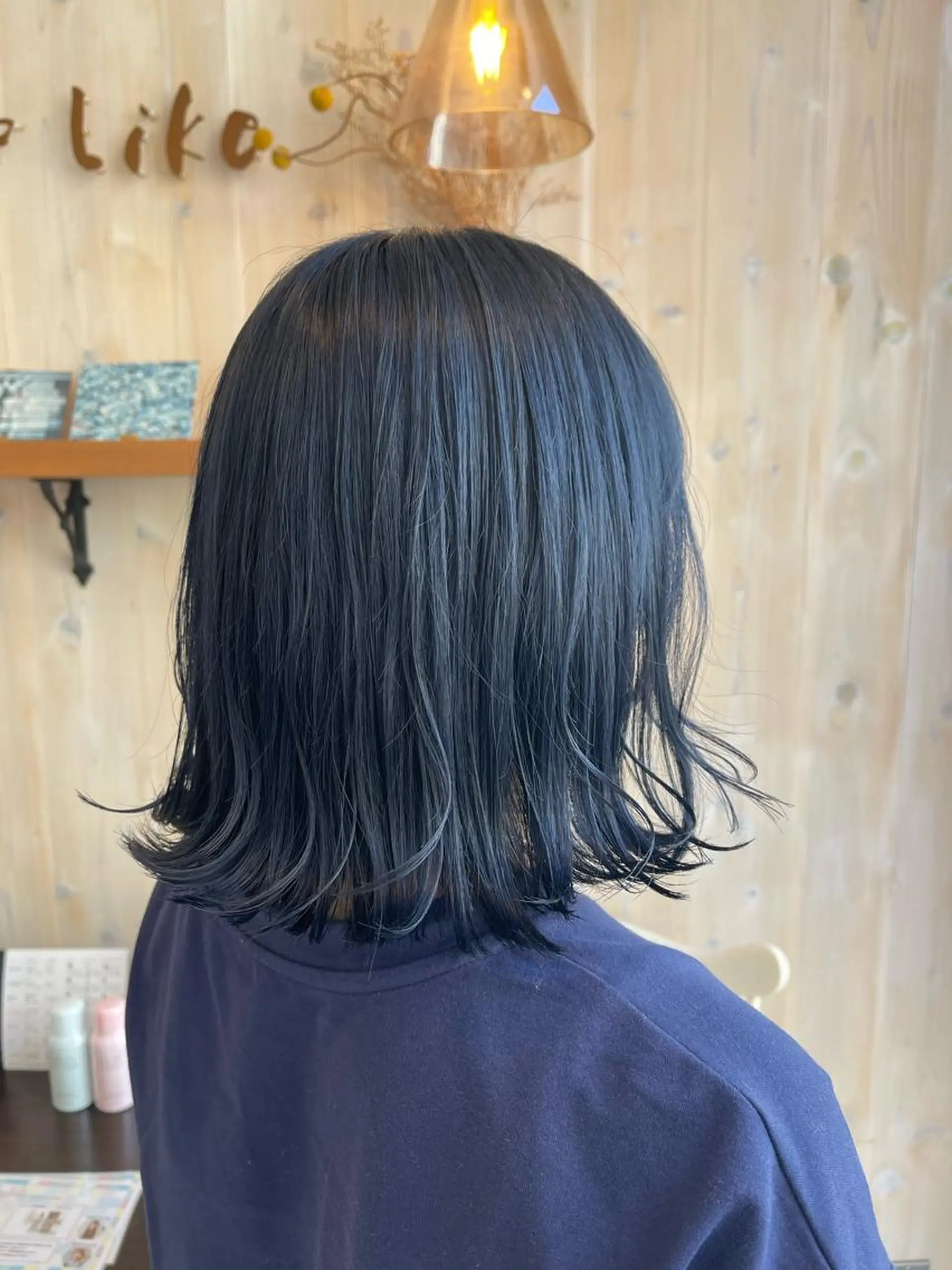 ショート カラー ブリーチ ブルーカラー ダブルカラー ネイビーカラー ヘアカラー アニメオタク美容師/ miharuのヘアスタイル