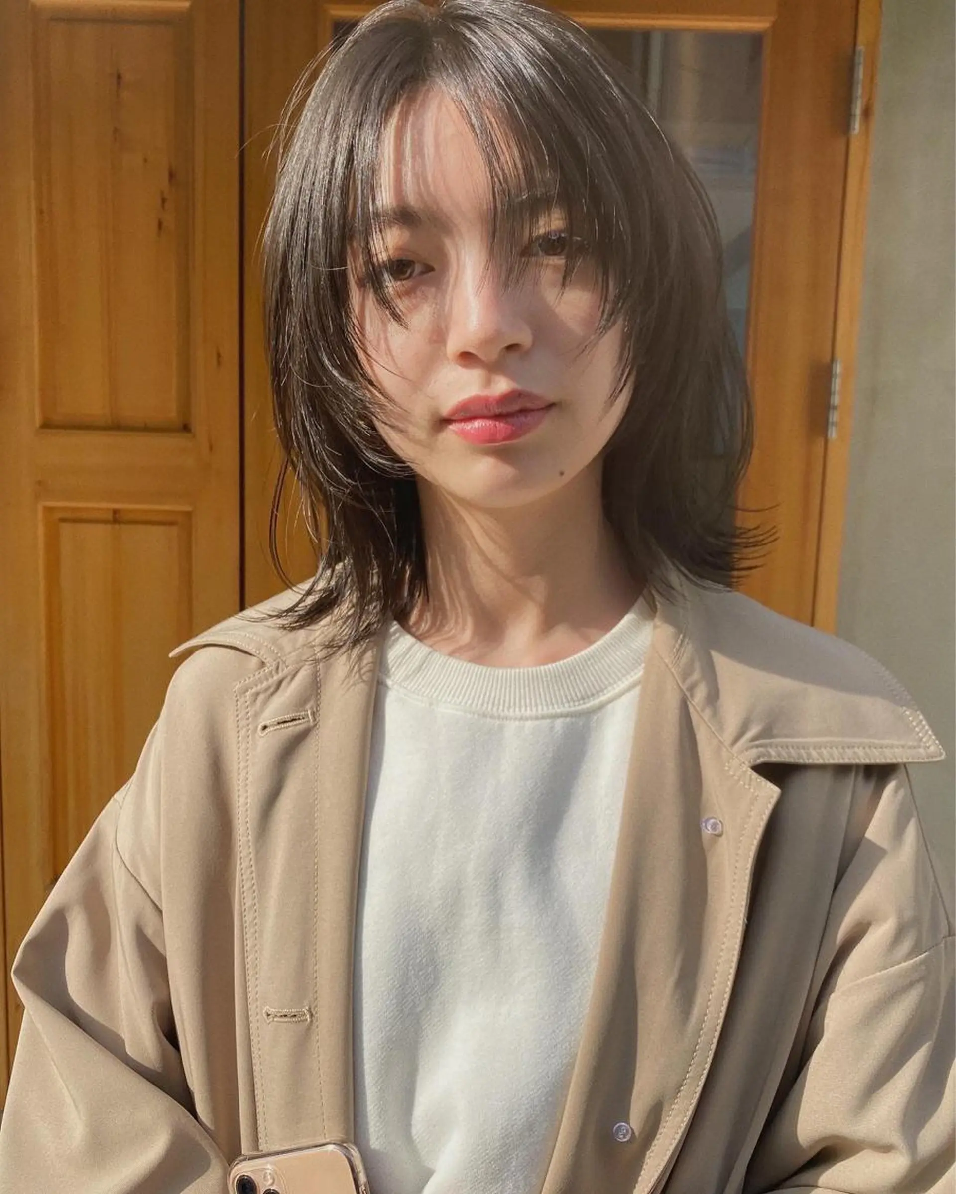 ミディアム カラー ヘアアレンジ グレージュ カーキグレージュ 顔まわりレイヤー レイヤーカット カット ヘアカラー トリートメント ニュアンスヘア🌔 nanakoのヘアスタイル