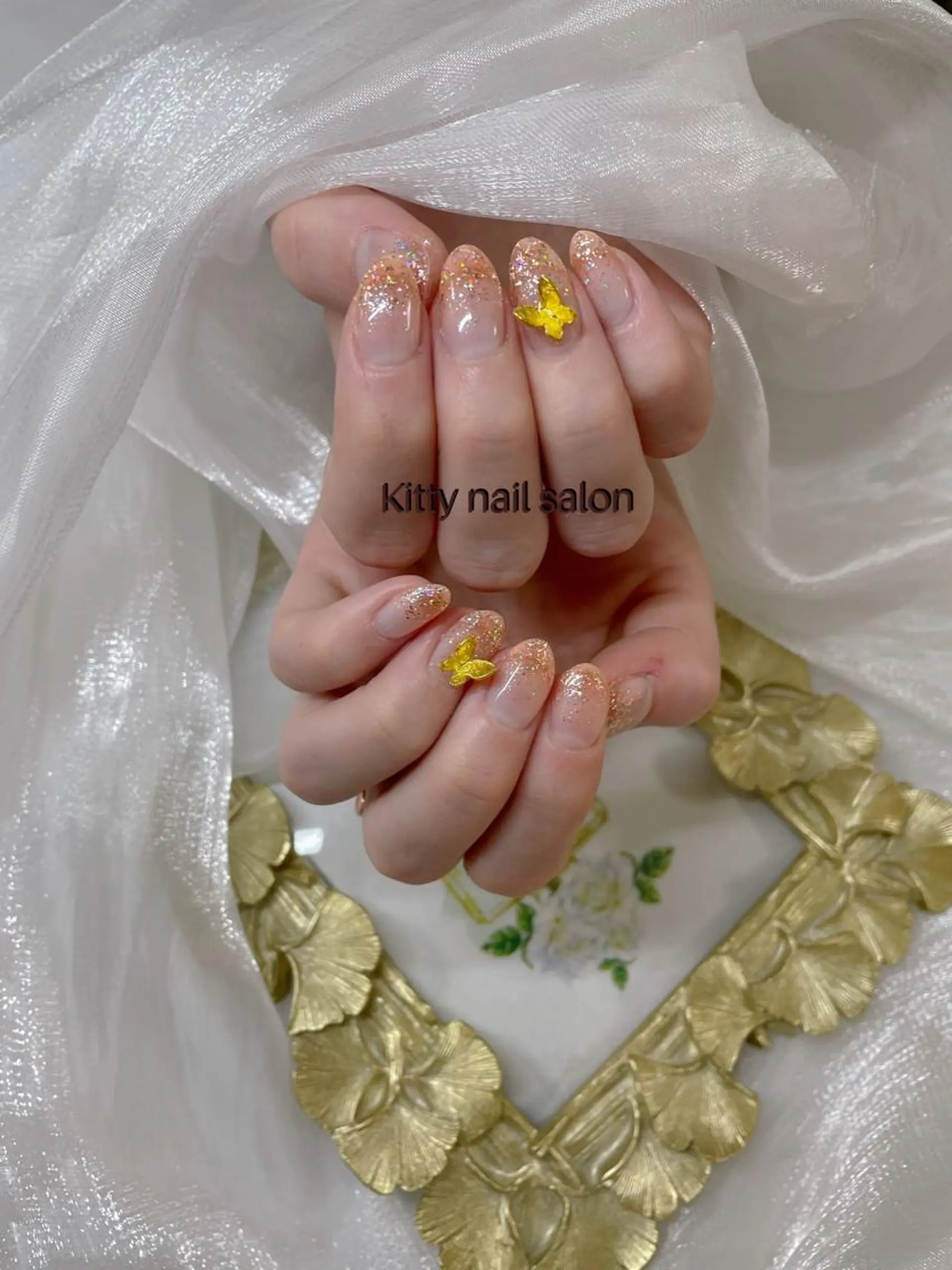 ネイル ストーンネイル kitty nail salonのネイルデザイン