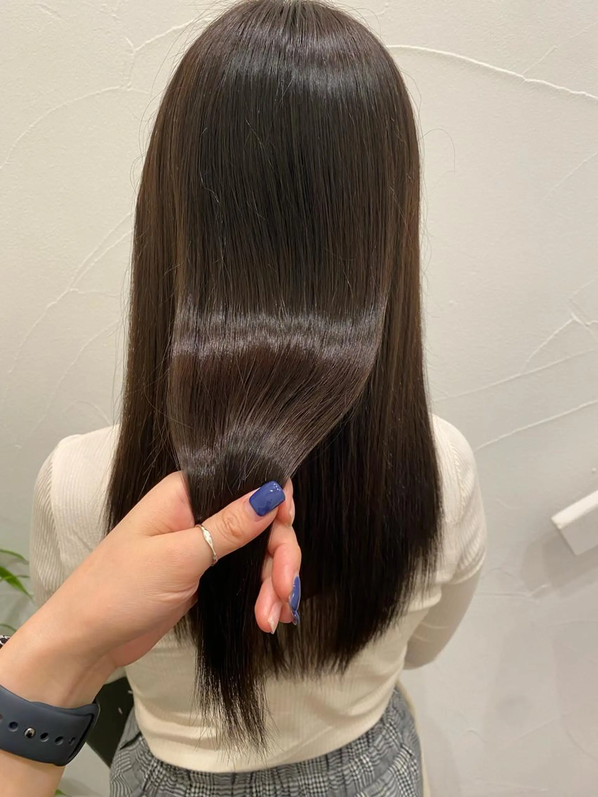 ロング カラー ダークグレー ダークグレージュ グレージュ Ash中目黒店 榊間茜のヘアスタイル
