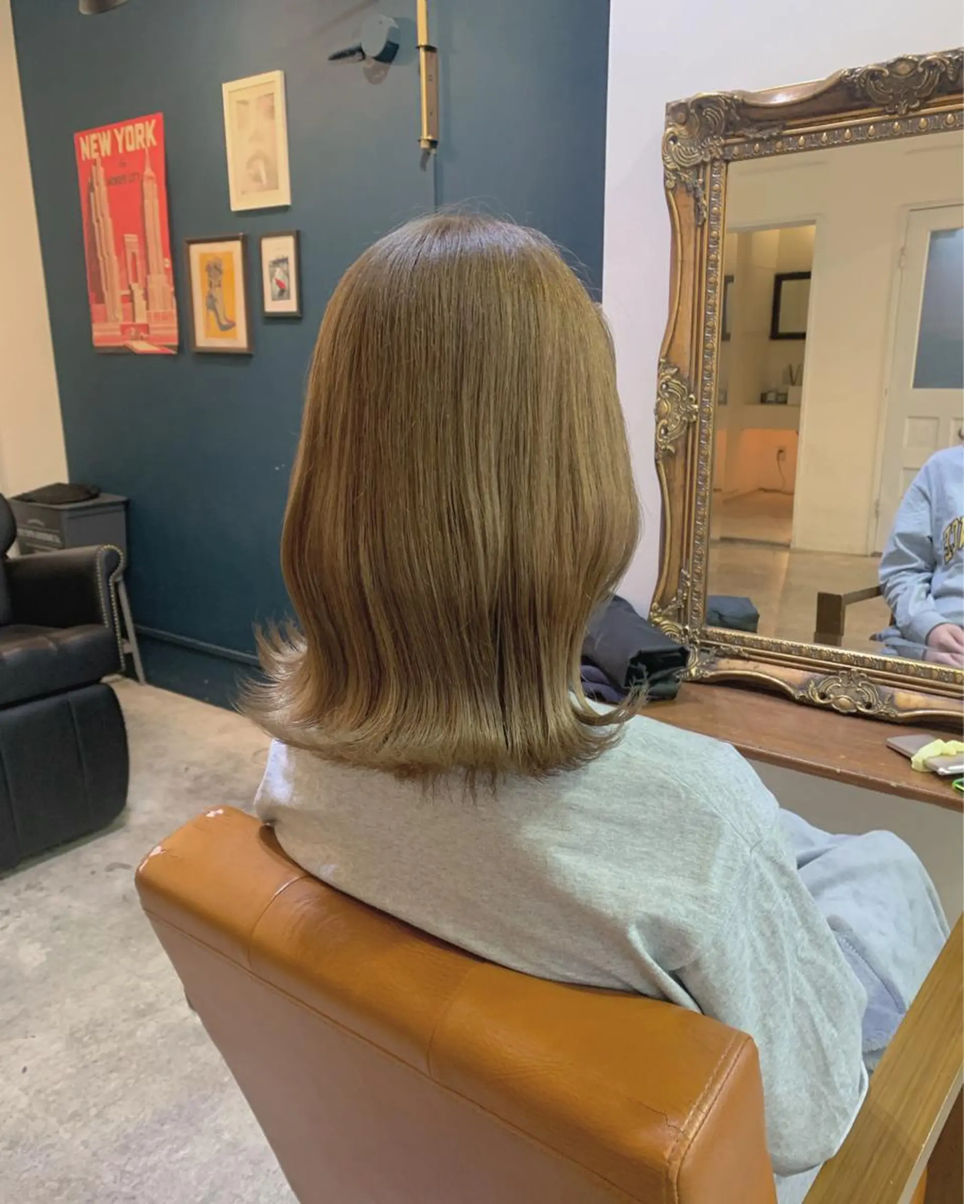 ミディアム カラー ヘアアレンジ ベージュカラー ブリーチ ミルクティーベージュ ヘアカラー トリートメント ヘッドスパ ヘアセット 山口 樹里のヘアスタイル