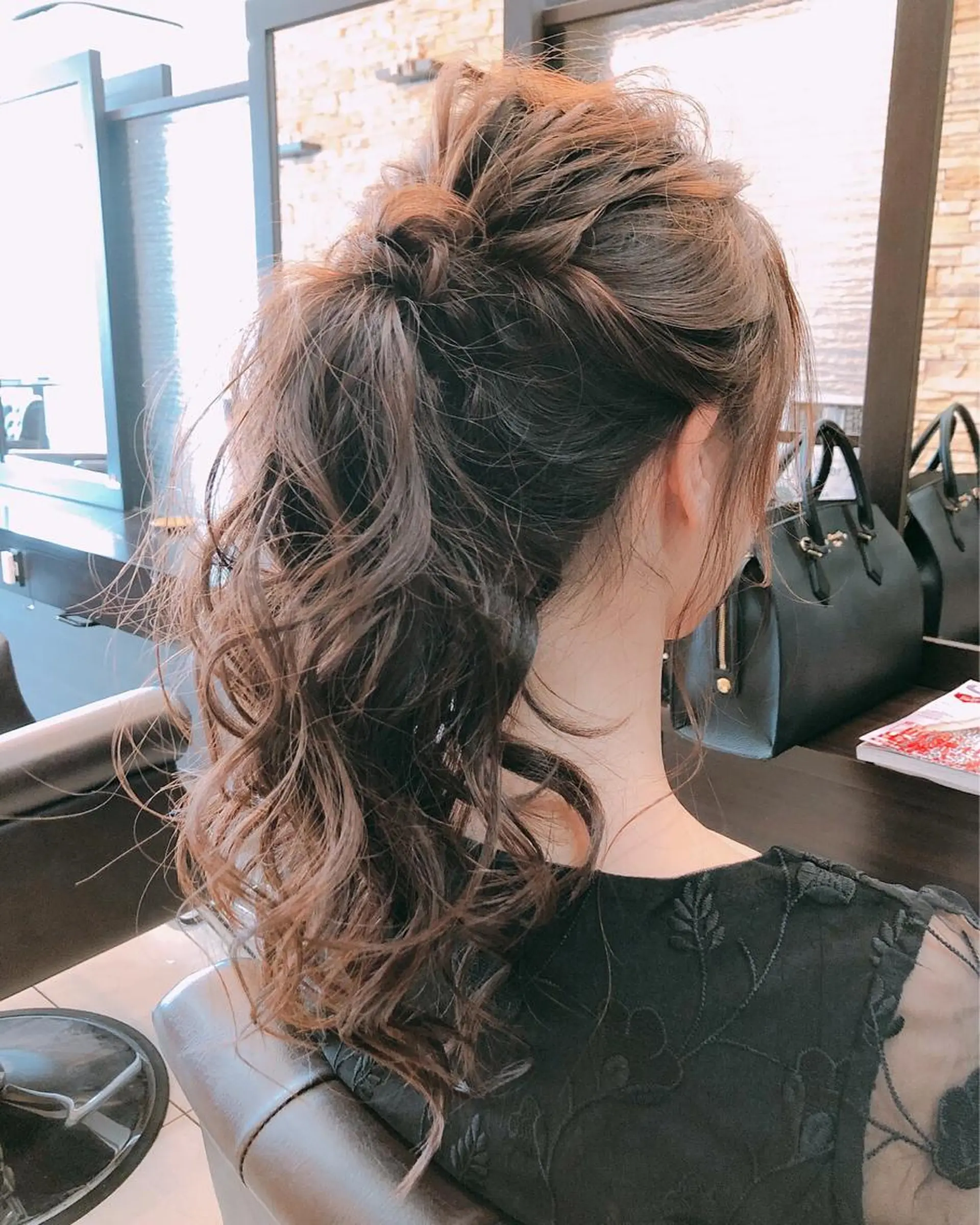 セミロング カラー ヘアアレンジ ヘアセット 小田 莉加子のヘアスタイル