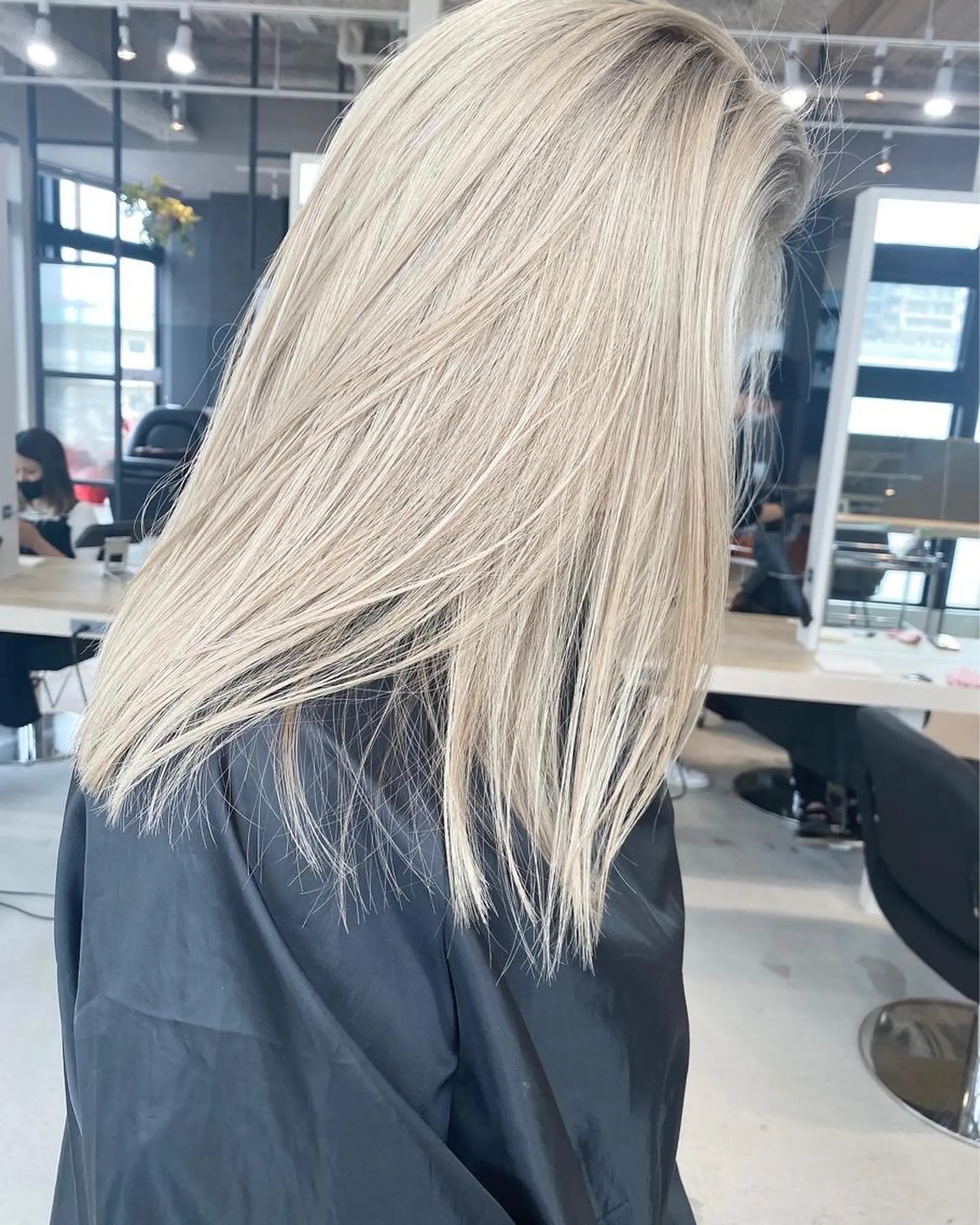 ミディアム カラー ヘアアレンジ ネイル マツエク・マツパ アイブロウ ヘアカラー トリートメント 井上 一平のヘアスタイル