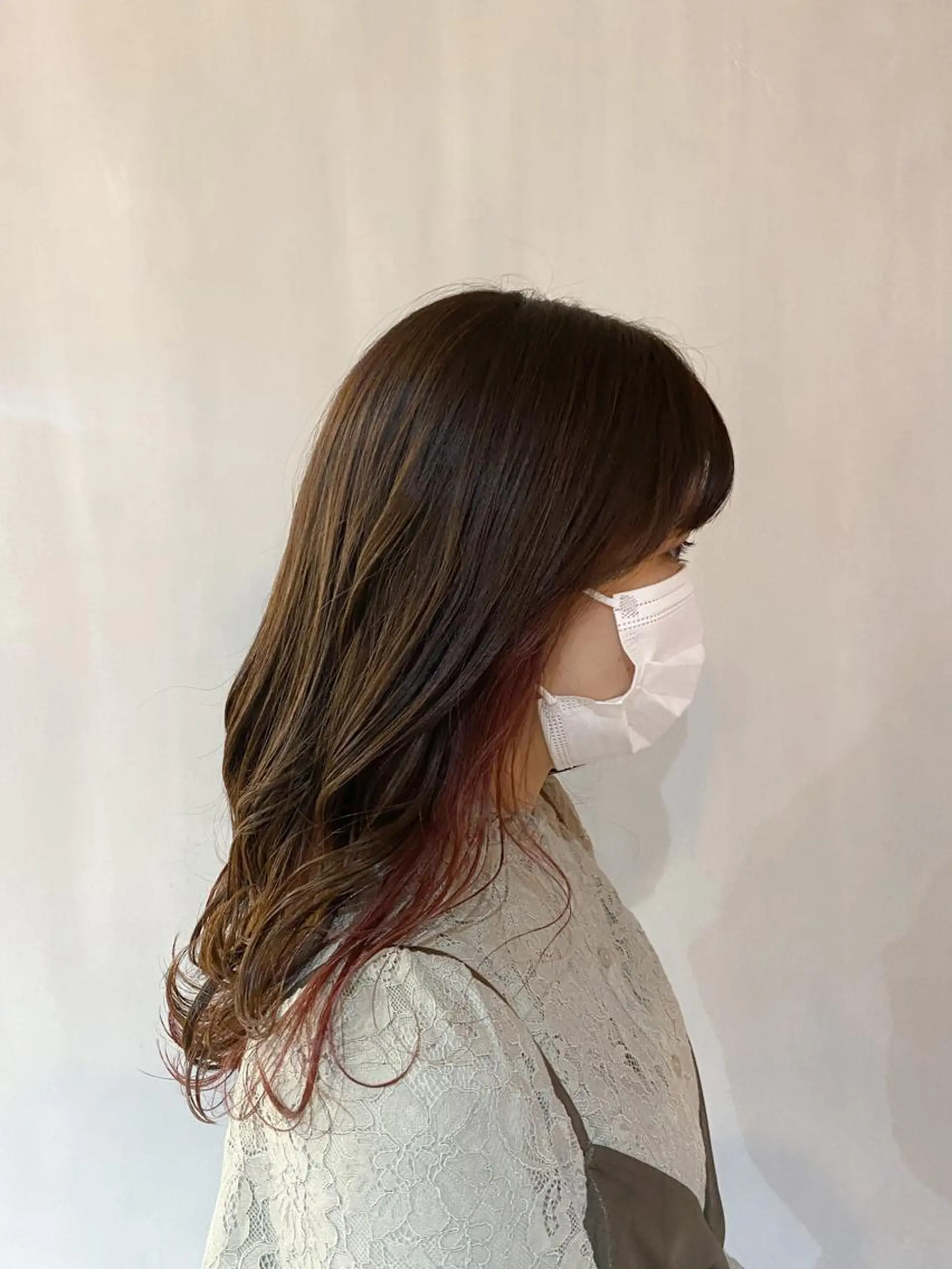 ロング カラー ベージュカラー ピンクカラー ピンクベージュ カット ヘアカラー トリートメント TAI透明カラー 柔らかい縮毛矯正のヘアスタイル