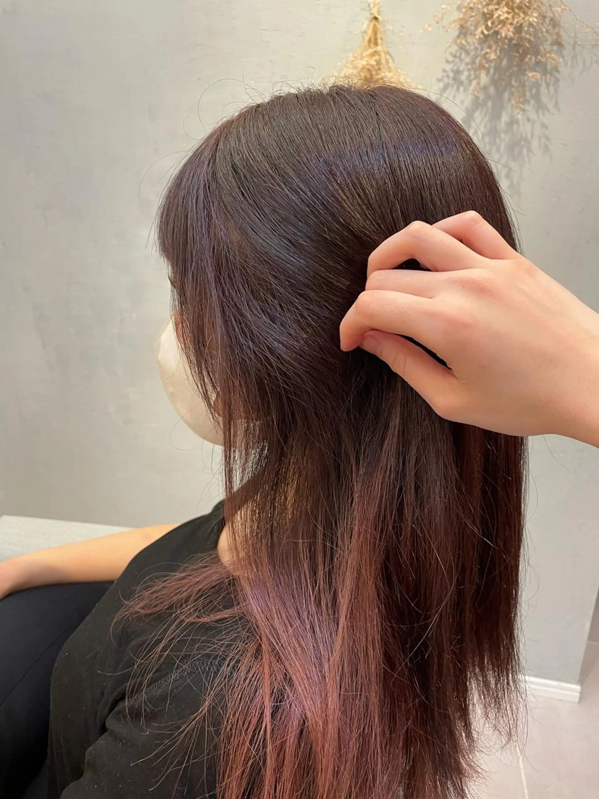 セミロング カラー インナーカラー kuschel モリオカのヘアスタイル