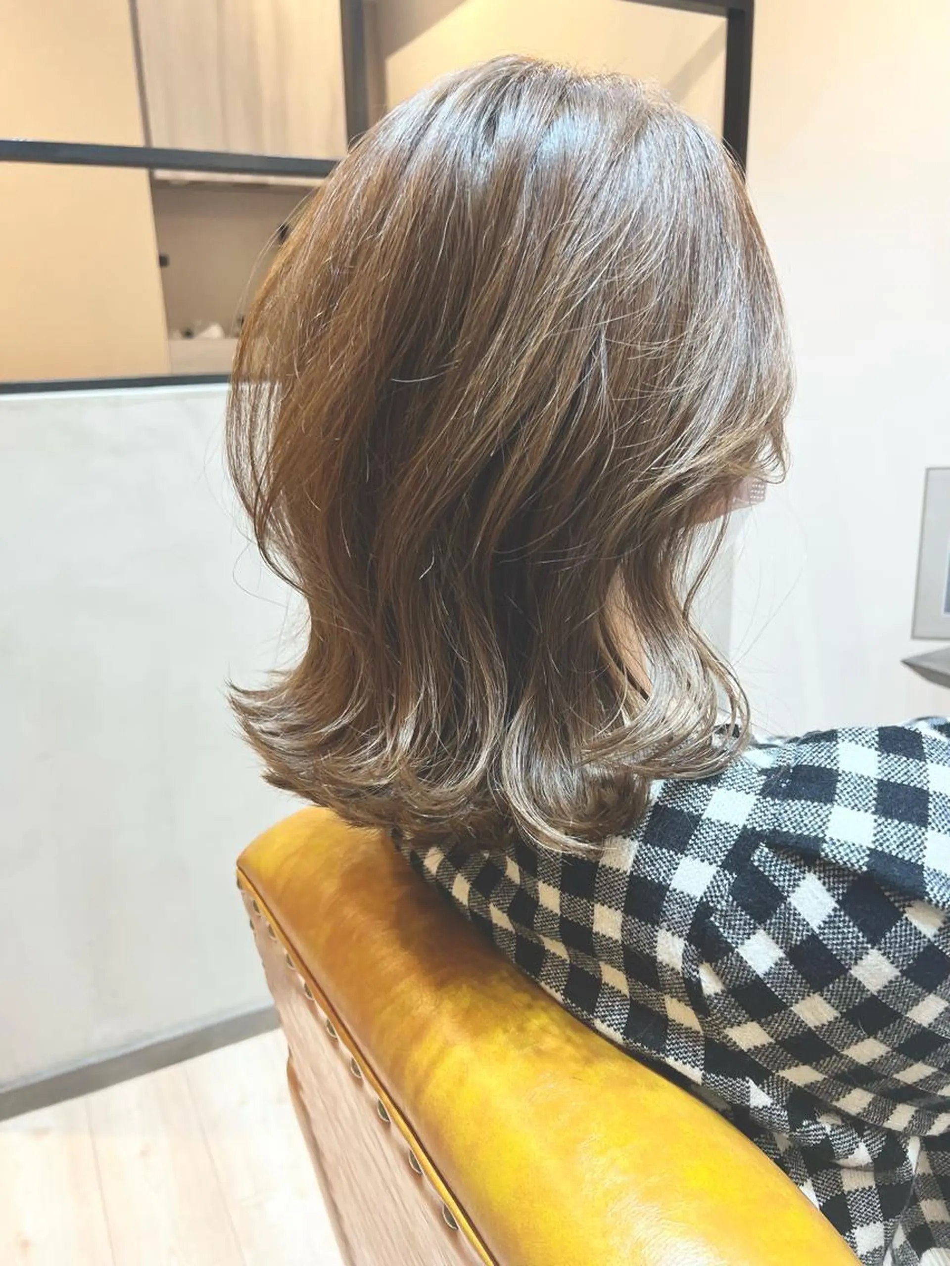ミディアム 小山 ヨシタカのヘアスタイル