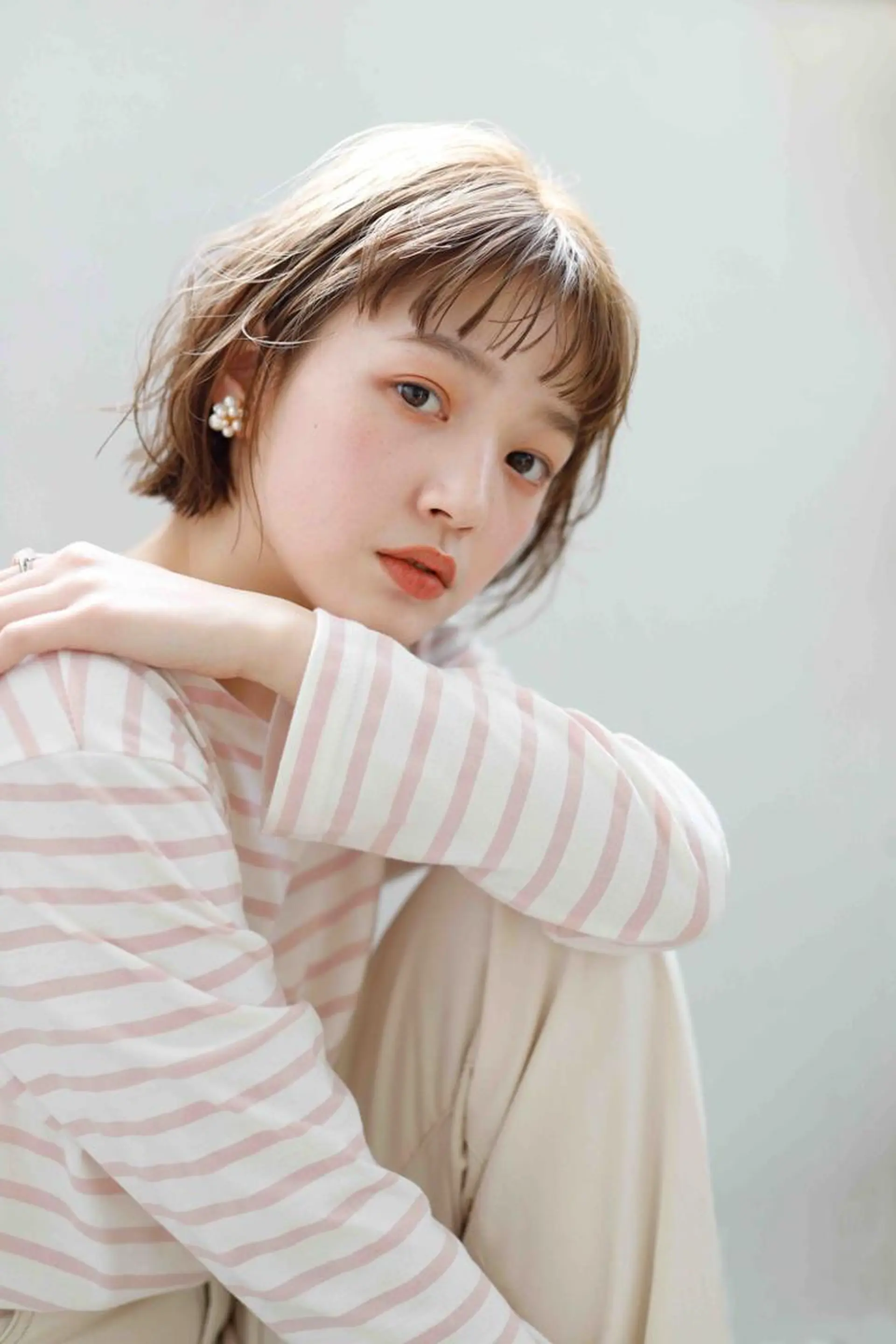 ショート カラー パーマ アディクシーカラー ベージュカラー ケアカラー 透明感カラー イヤリングカラー カット トリートメント ヘアケア特化型サロン newi 梅田のヘアスタイル