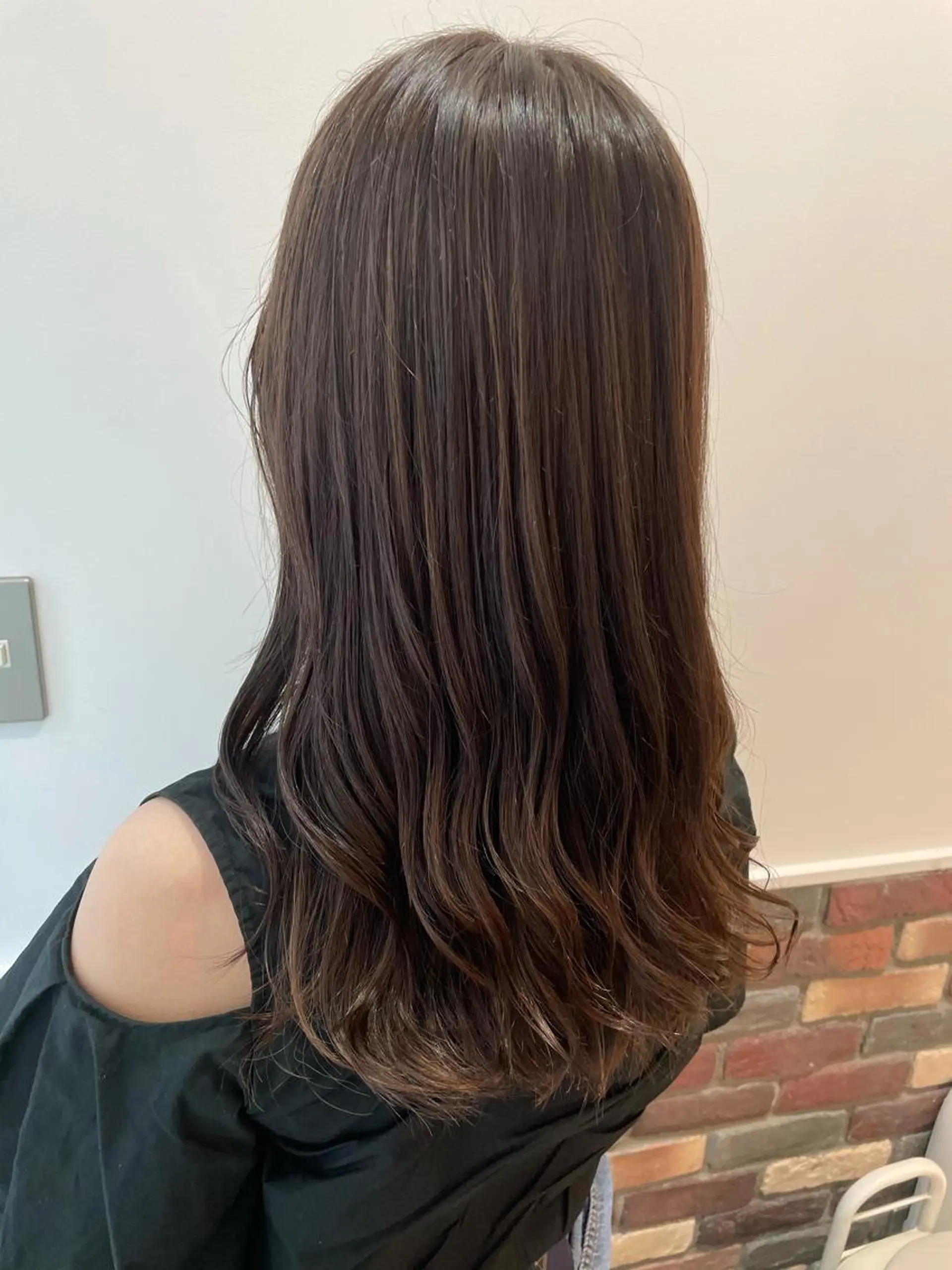 ロング カラー 中井 茅佳のヘアスタイル