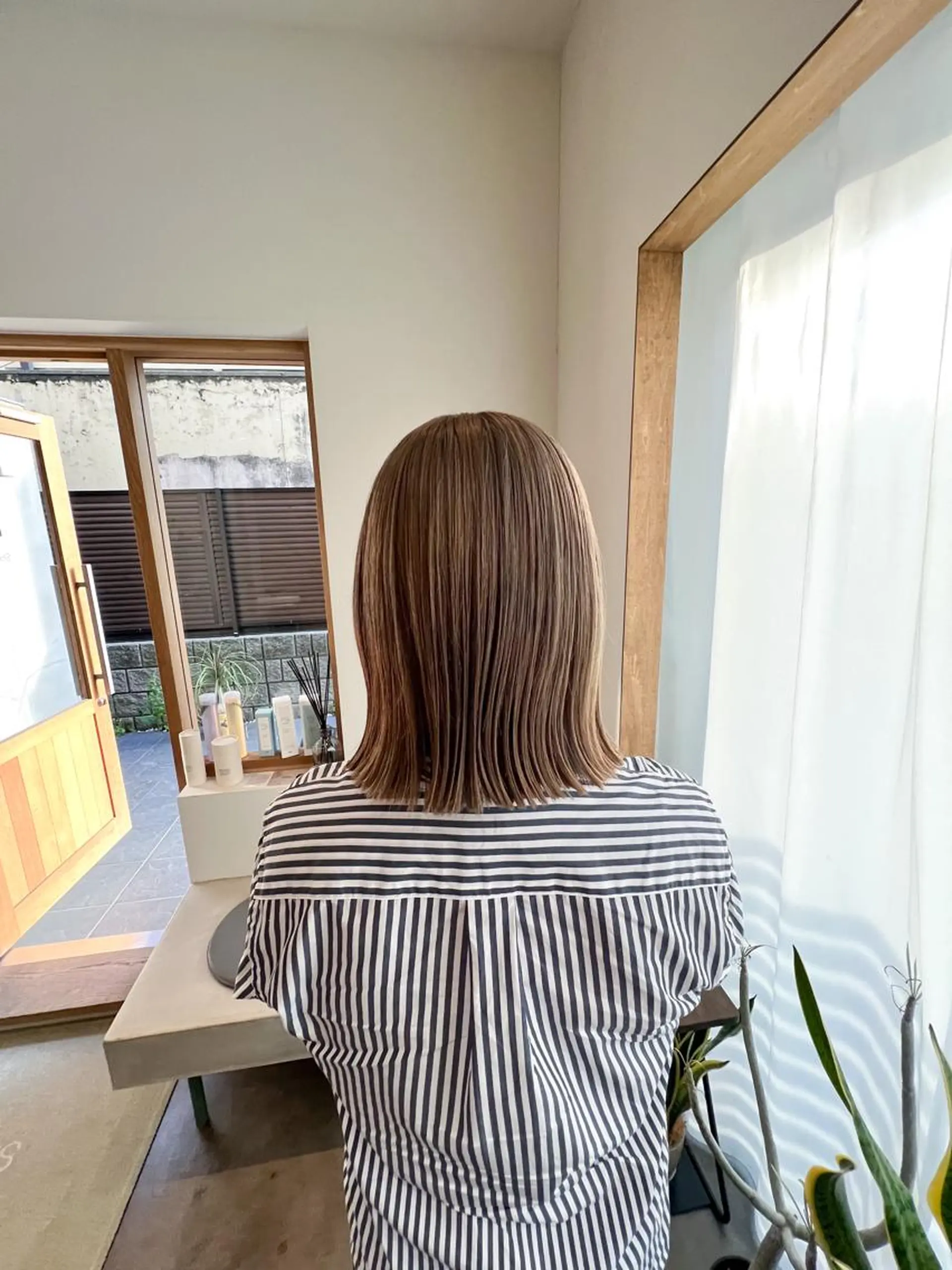 ミディアム カラー カット ヘアカラー トリートメント ミディアムパーマ /癖毛パーマのヘアスタイル