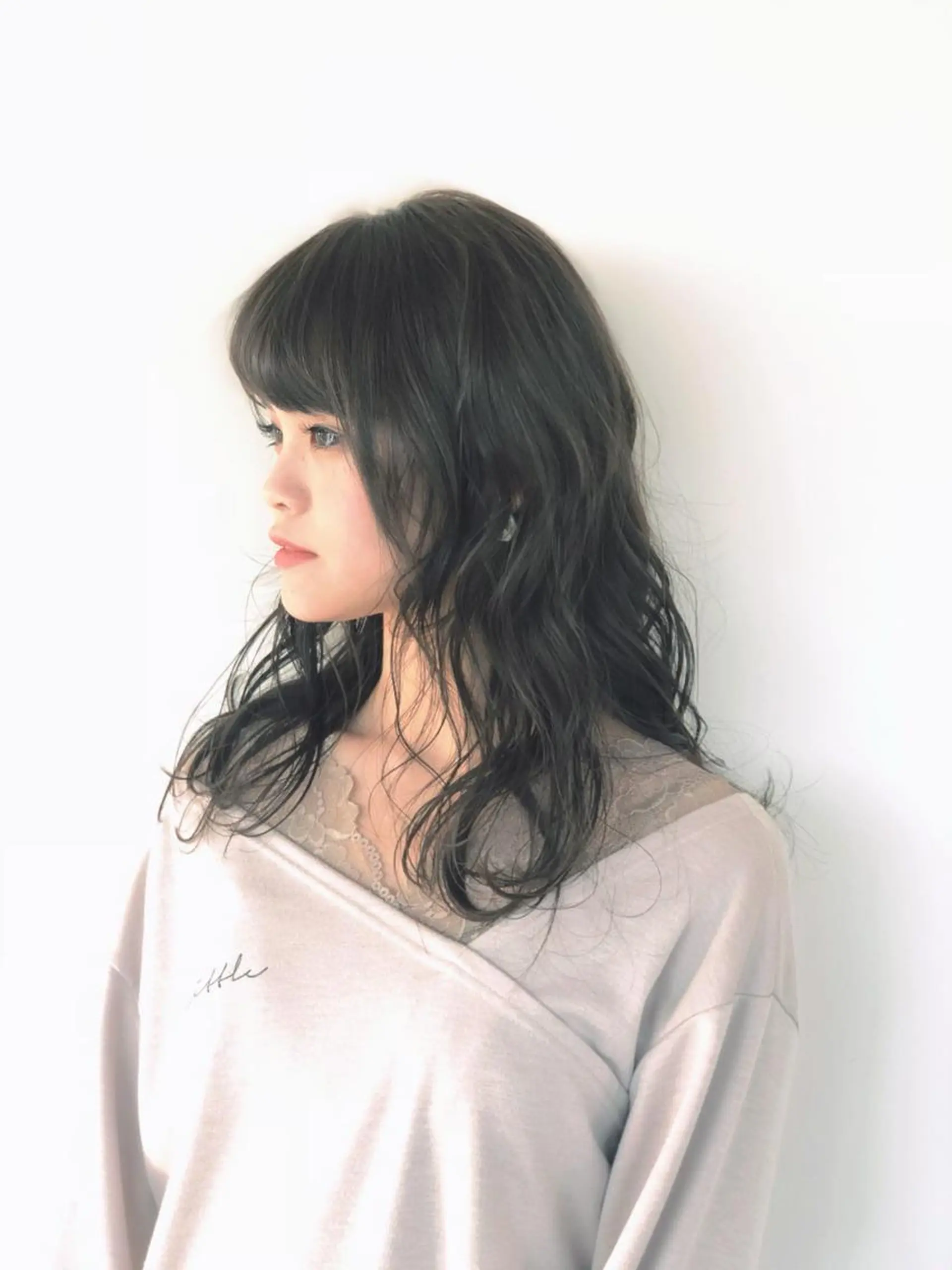 セミロング 能登谷 きよのヘアスタイル