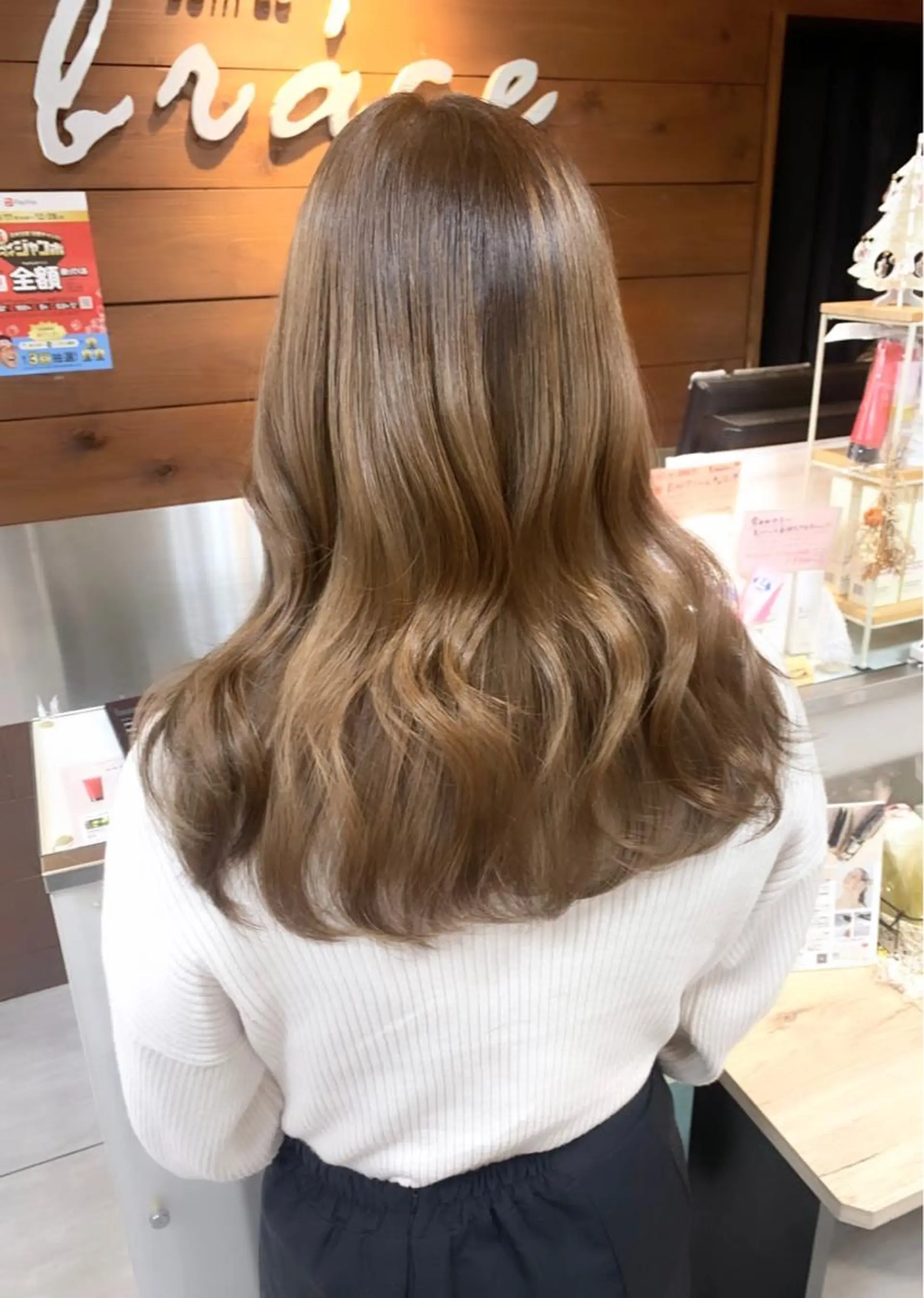 セミロング カット ヘアカラー 🫧艶髪カラー🫧 森本くるみのヘアスタイル