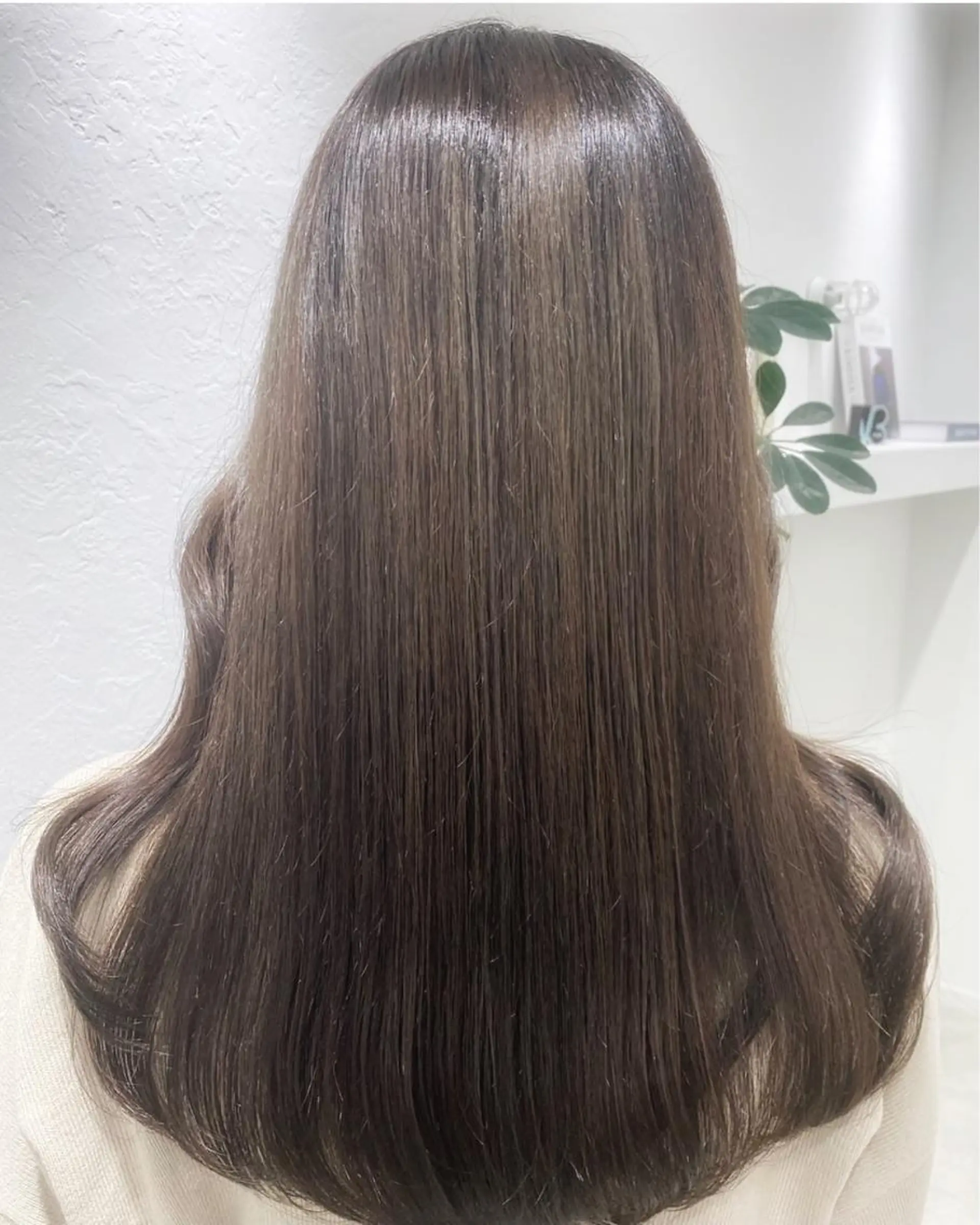 ロング カラー 透明感カラー グレージュ オリーブグレージュ オリーブグレー カット ヘアカラー トリートメント 艶カラー/韓国風ヘア 🩵shioneのヘアスタイル