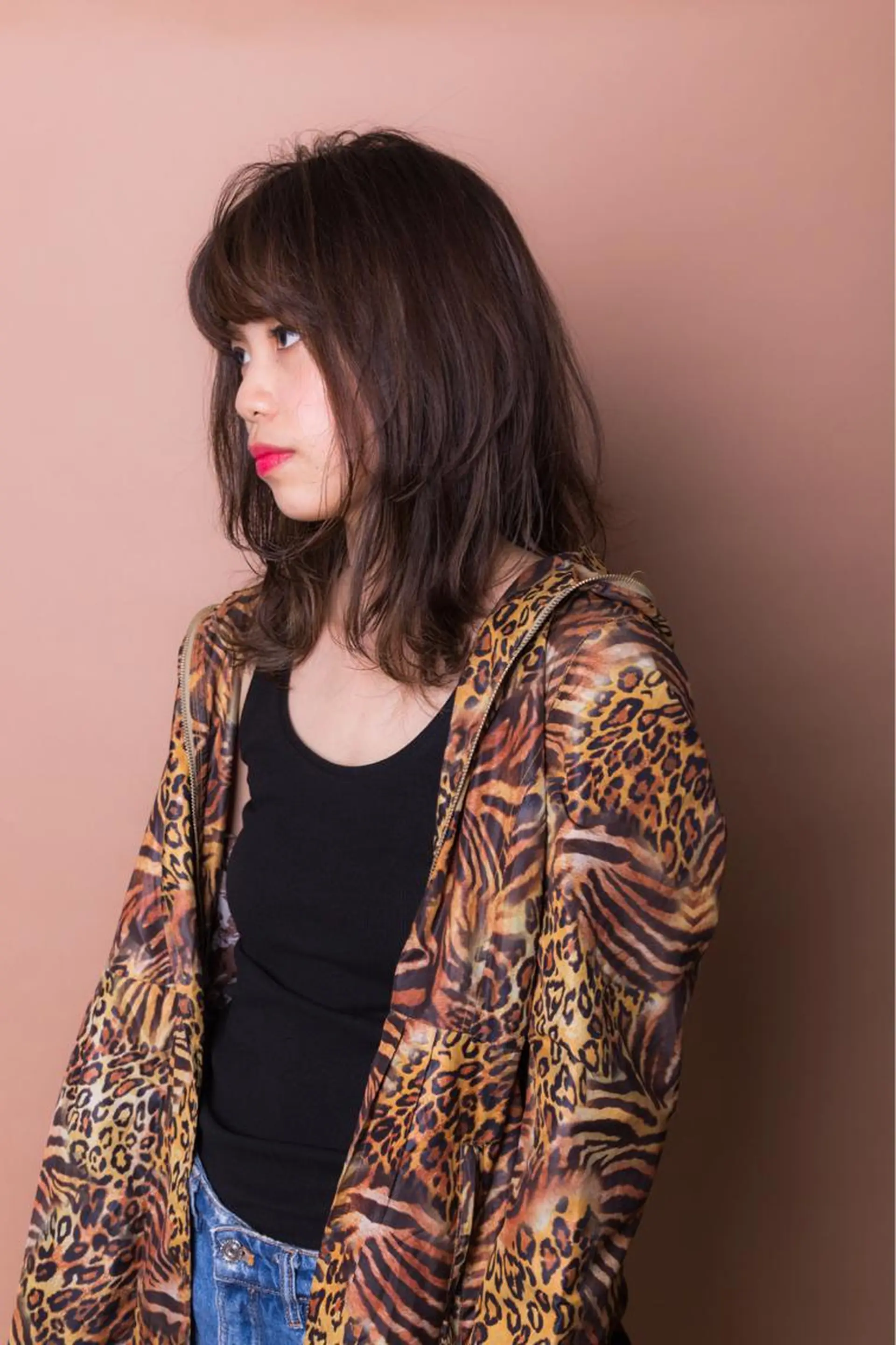 ミディアム カラー ハイライトカラー ハイライト ウルフカット カット ヘアカラー トリートメント 平川 友希子のヘアスタイル