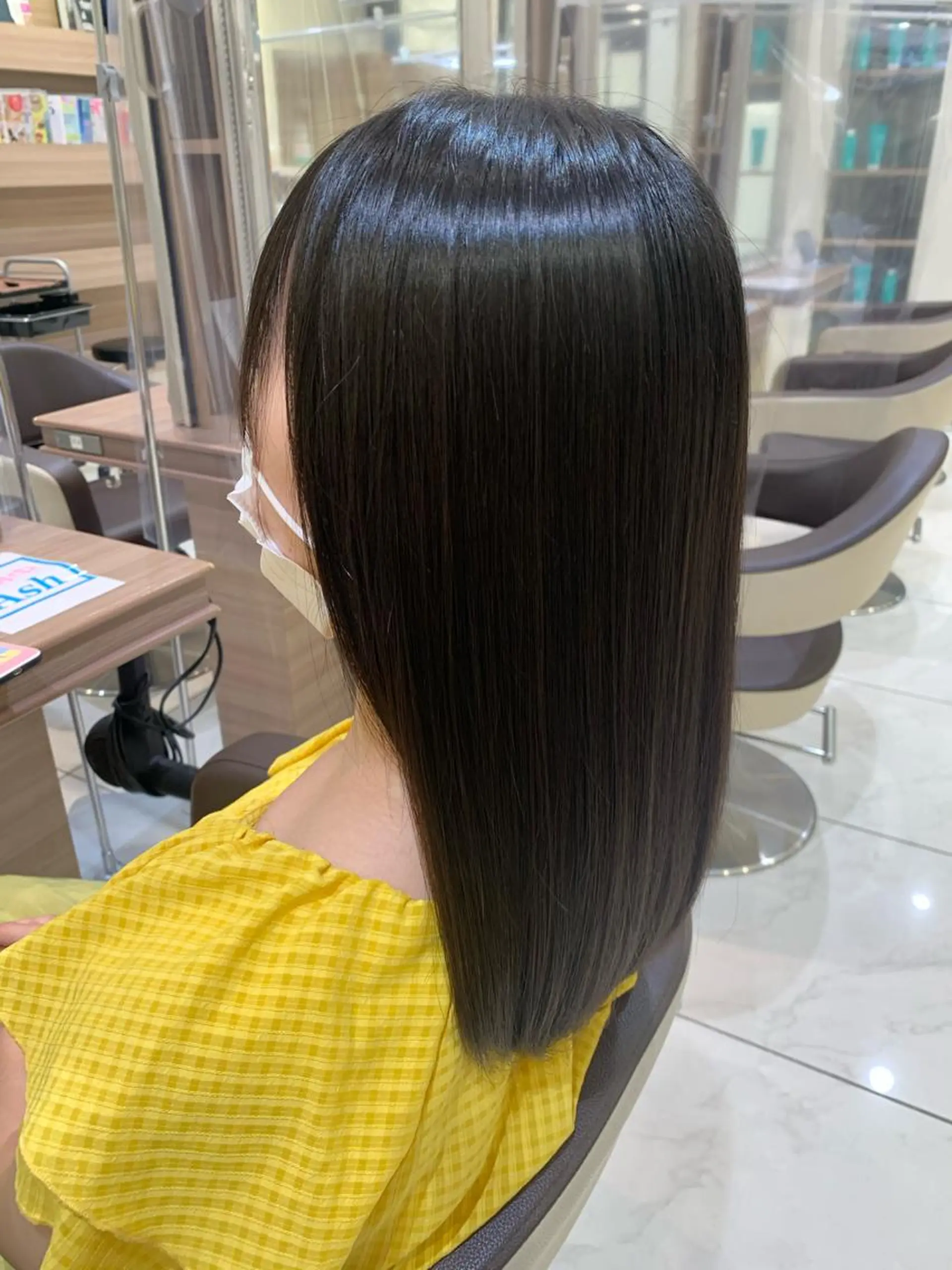 セミロング 縮毛矯正 小白井 由美のヘアスタイル