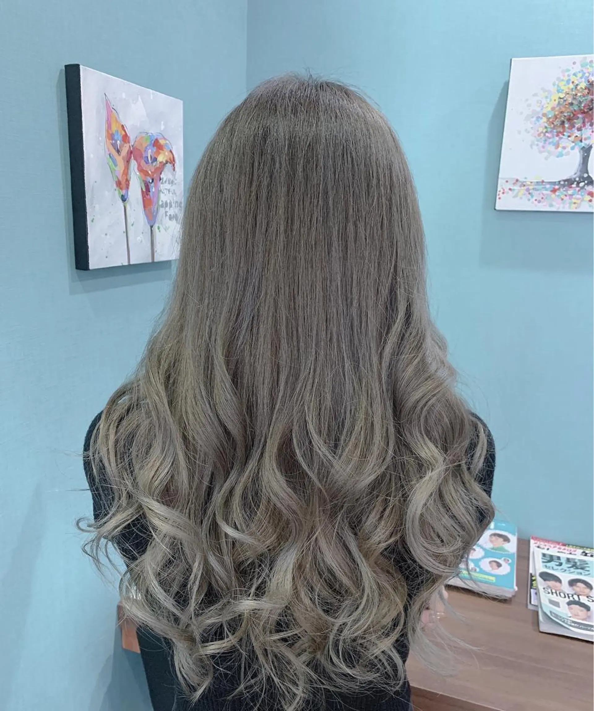 ロング カラー ベージュカラー ブリーチ グラデーションカラー ヘアカラー トリートメント ドラマ大好き 美容師hideyaのヘアスタイル