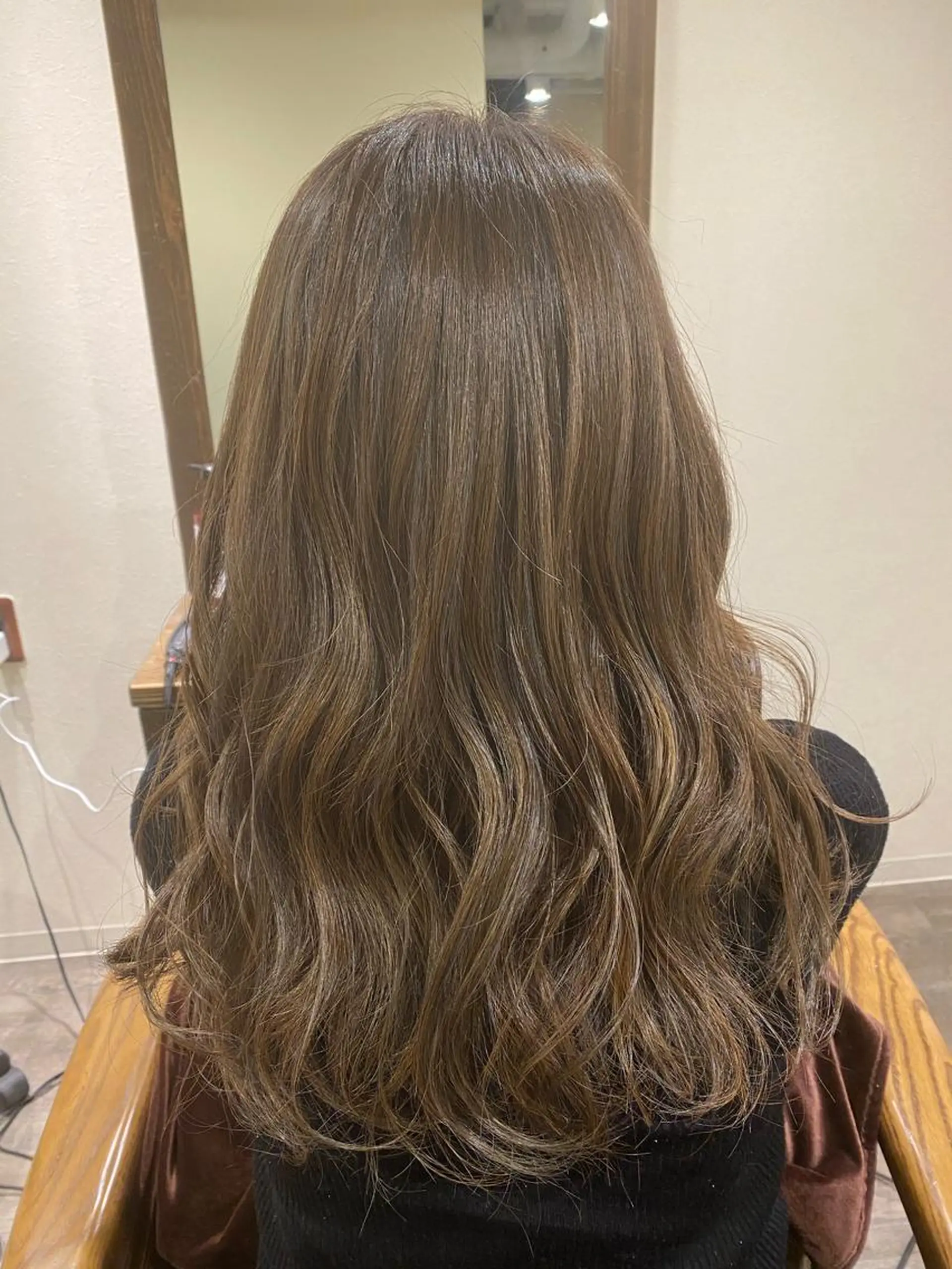 ロング ハイライト カット パーマ 佐藤  真依のその他イメージ