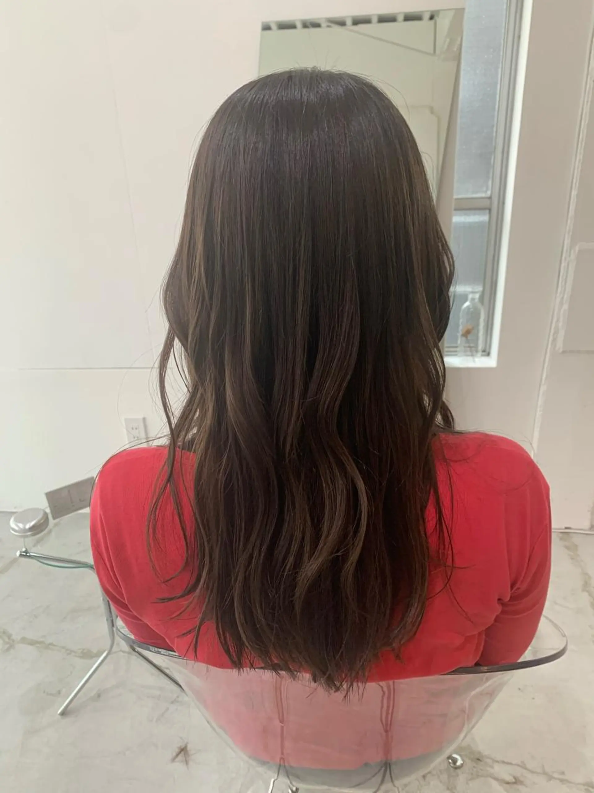 ミディアム アッシュ 229所属・高橋 亜紀のヘアスタイル