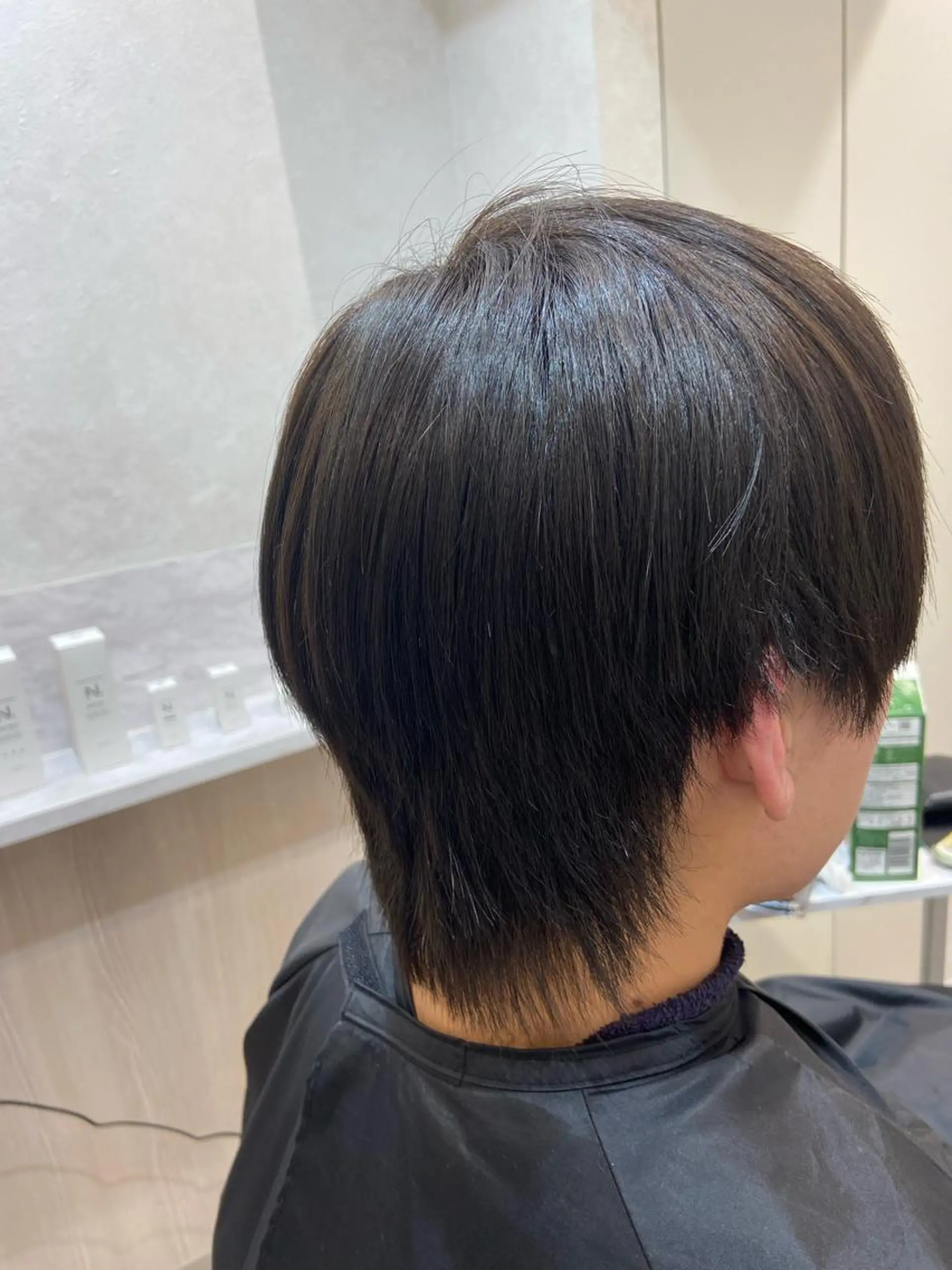 メンズ カット 縮毛矯正 トリートメント ヘッドスパ チナツ ，のヘアスタイル