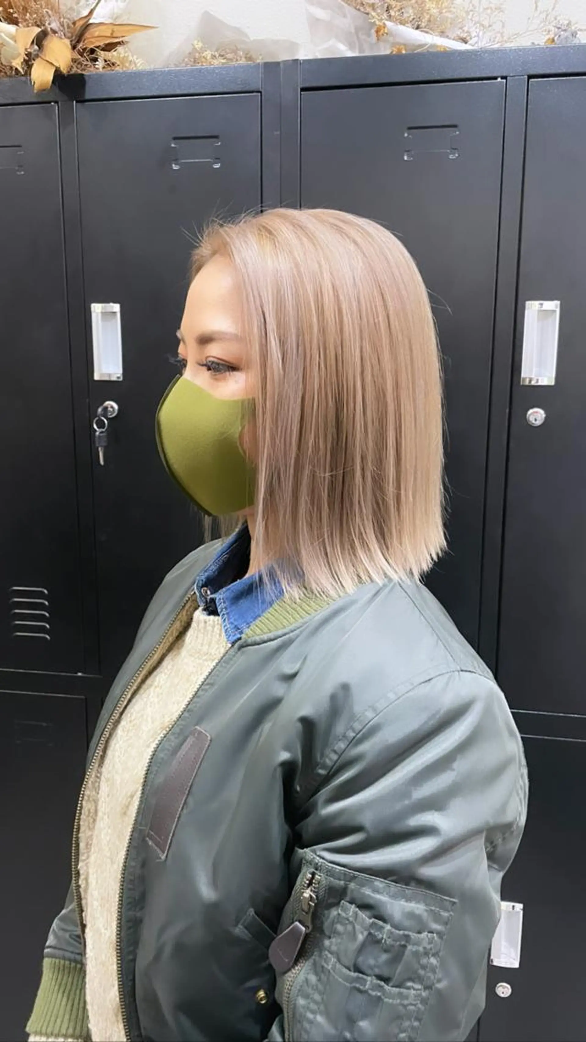 ショート カラー パーマ ヘアアレンジ メンズ キッズ ネイル マツエク・マツパ 切りっぱなしヘアボブ ミディアムヘアRYOのヘアスタイル