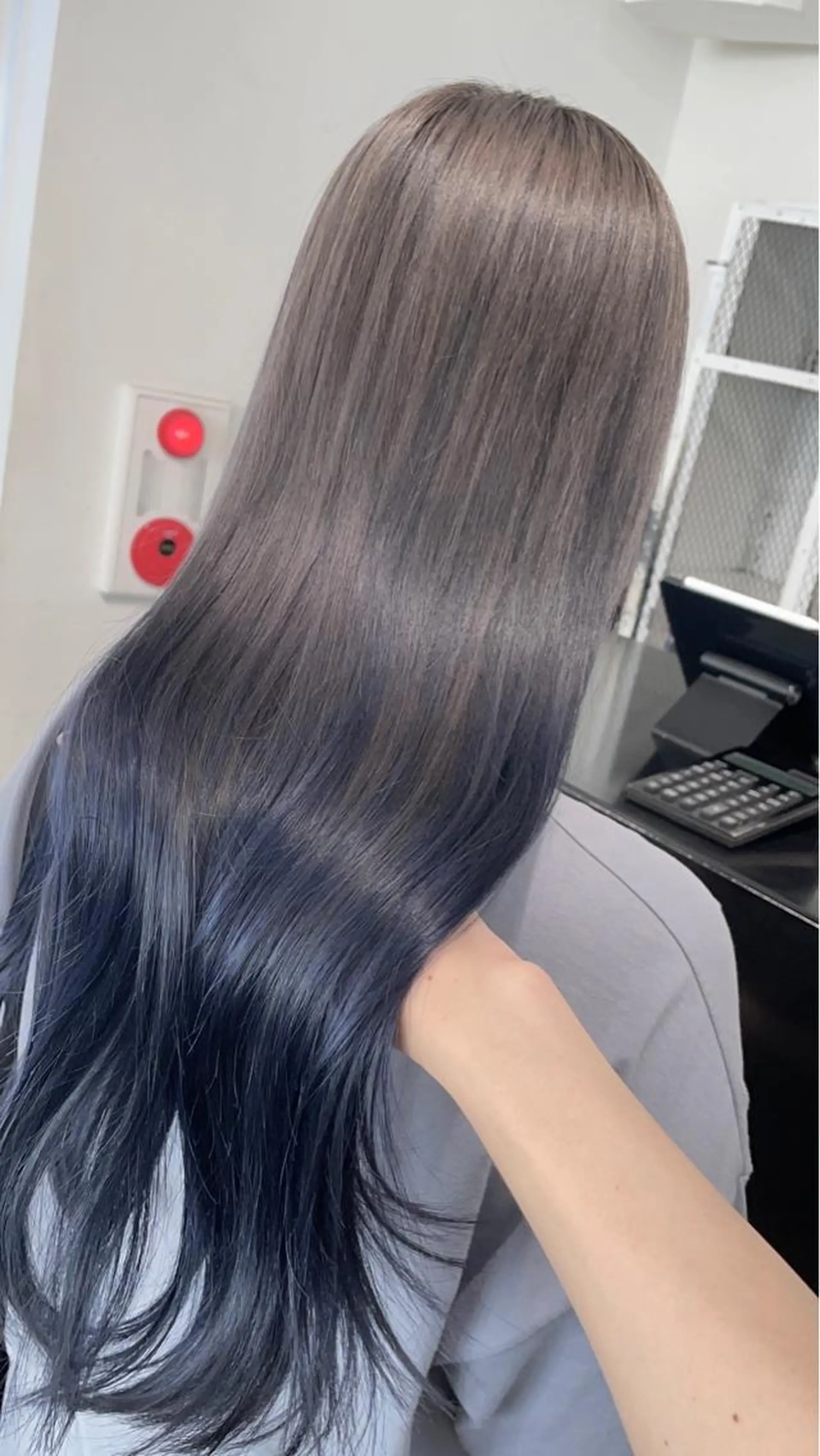 ロング カラー ヘアアレンジ ブリーチ ブルーカラー グラデーションカラー シルバー カット ヘアカラー トリートメント 艶ハイトーン/ヘア アレンジAYAKAのヘアスタイル
