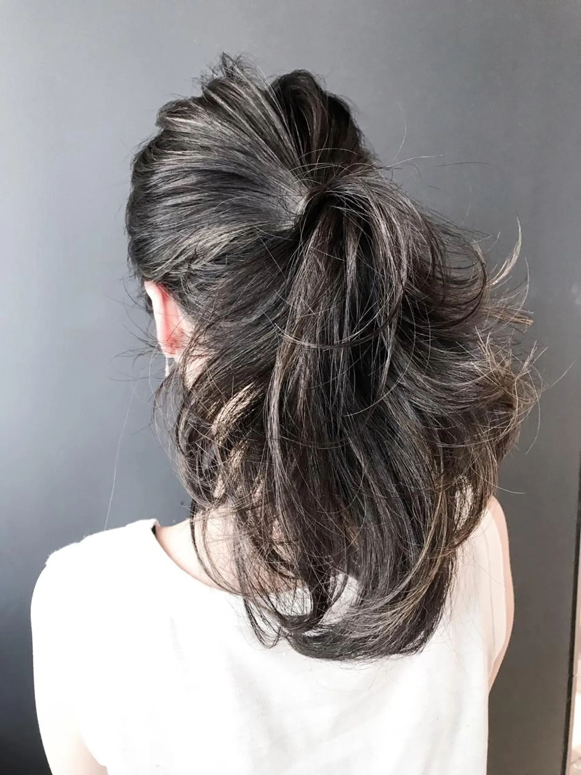 セミロング カラー アディクシーカラー ハイライトカラー ハイライト ヘアカラー BOX mico.のヘアスタイル