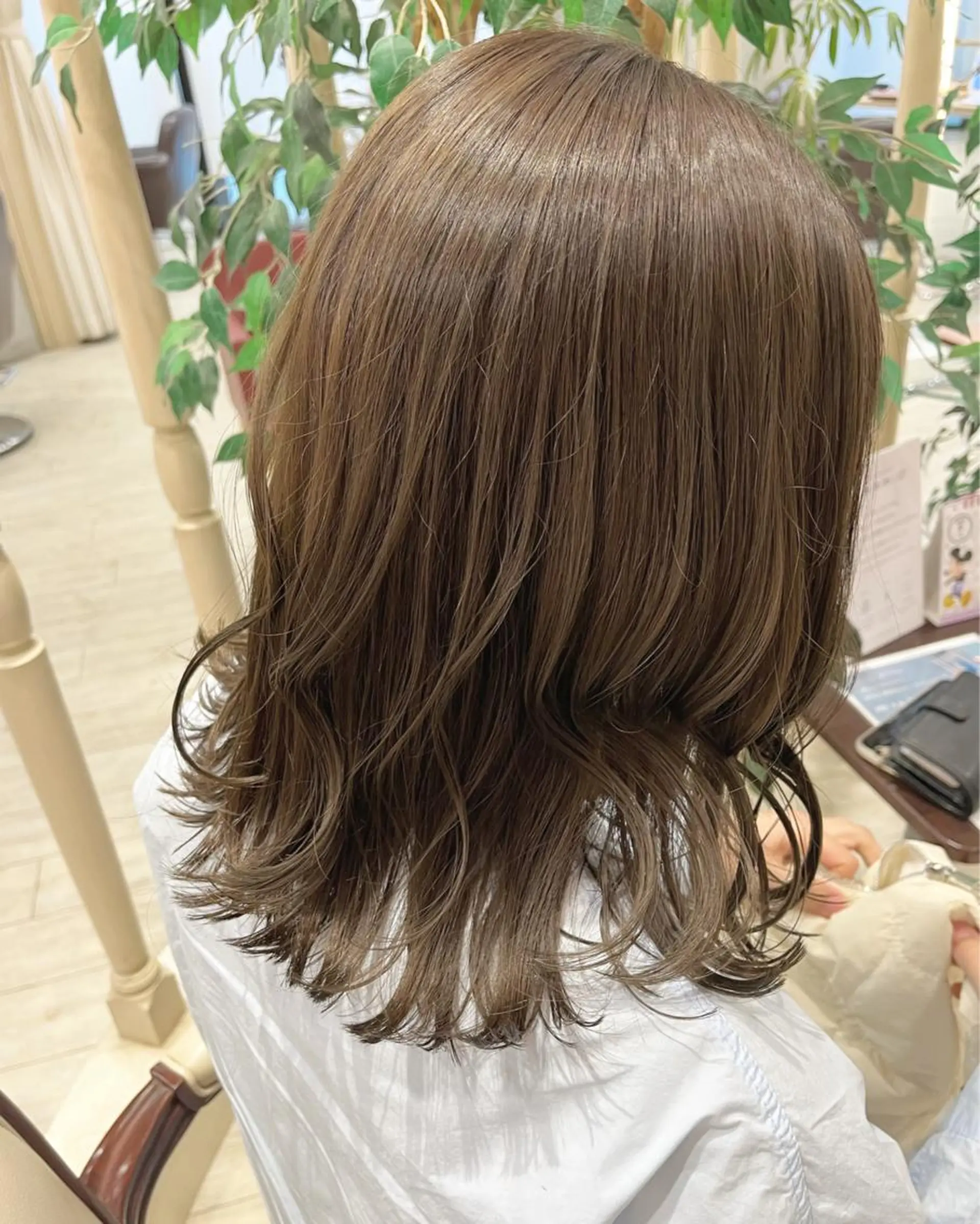 ミディアム カラー ベージュカラー オリーブベージュ カット ヘアカラー トリートメント サソウ ユリエ🥥のヘアスタイル