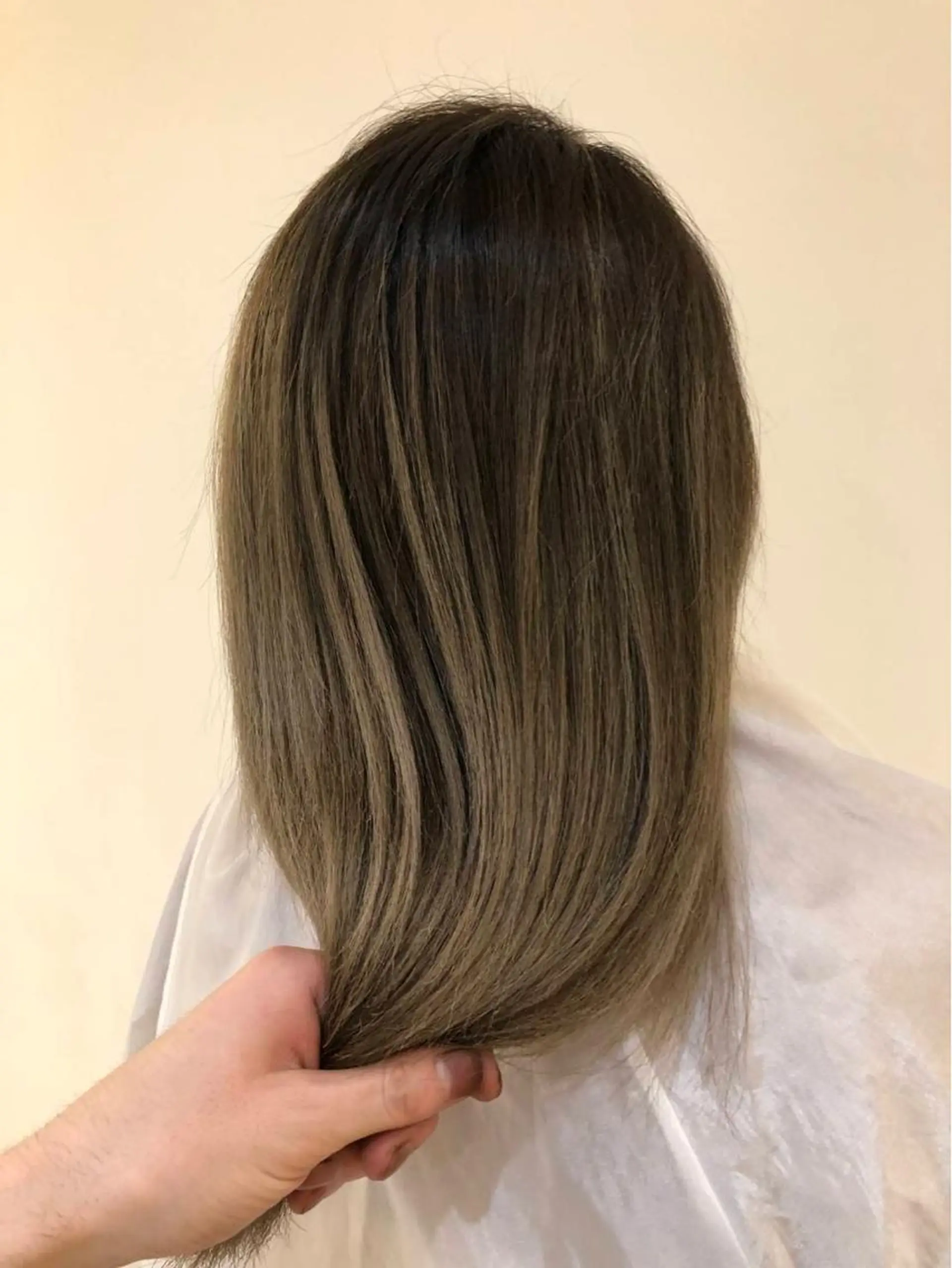 ロング カラー 韓国風・ブリーチなし ・あり後藤 一斗店長のヘアスタイル
