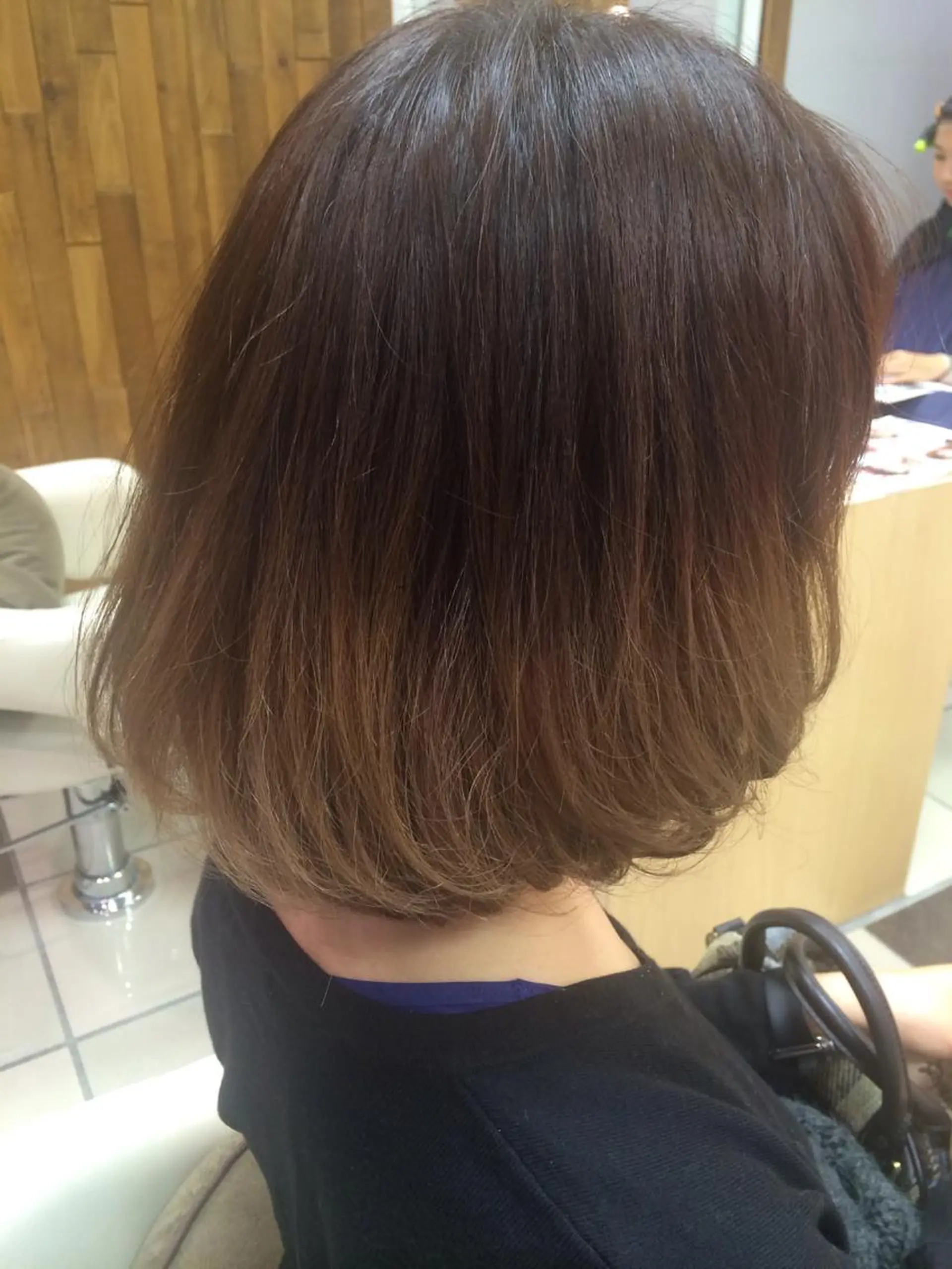 セミロング カラー グラデーションカラー ボブ にった みずきのヘアスタイル