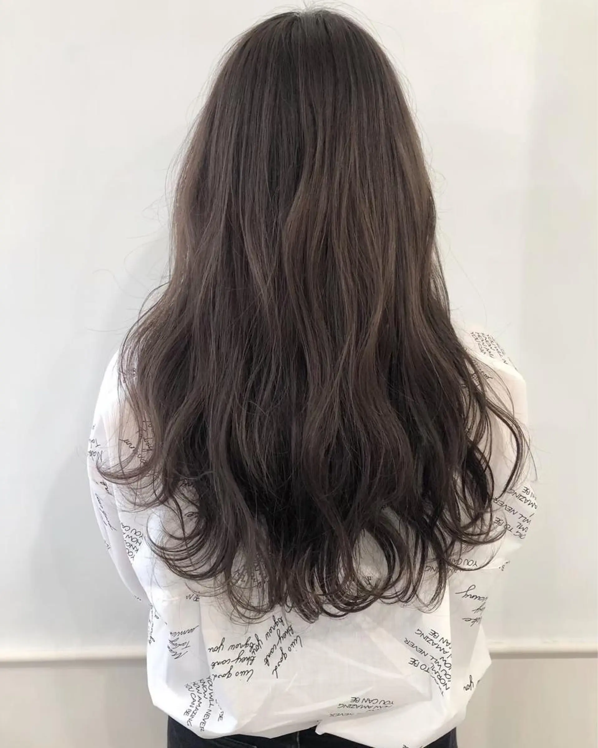 カラー アッシュ アッシュグレー Okamura Chisatoのヘアスタイル