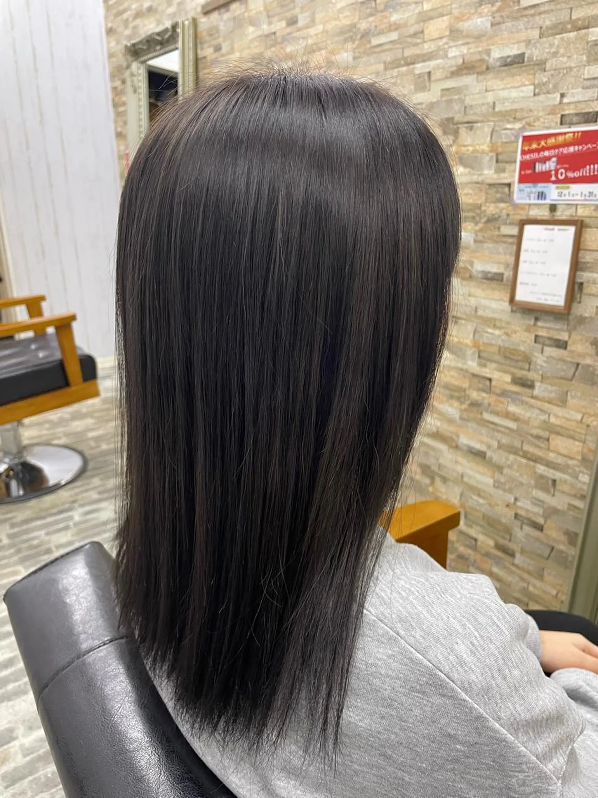 セミロング カラー 透明感カラー 姫路アンメリーアン ダンのヘアスタイル