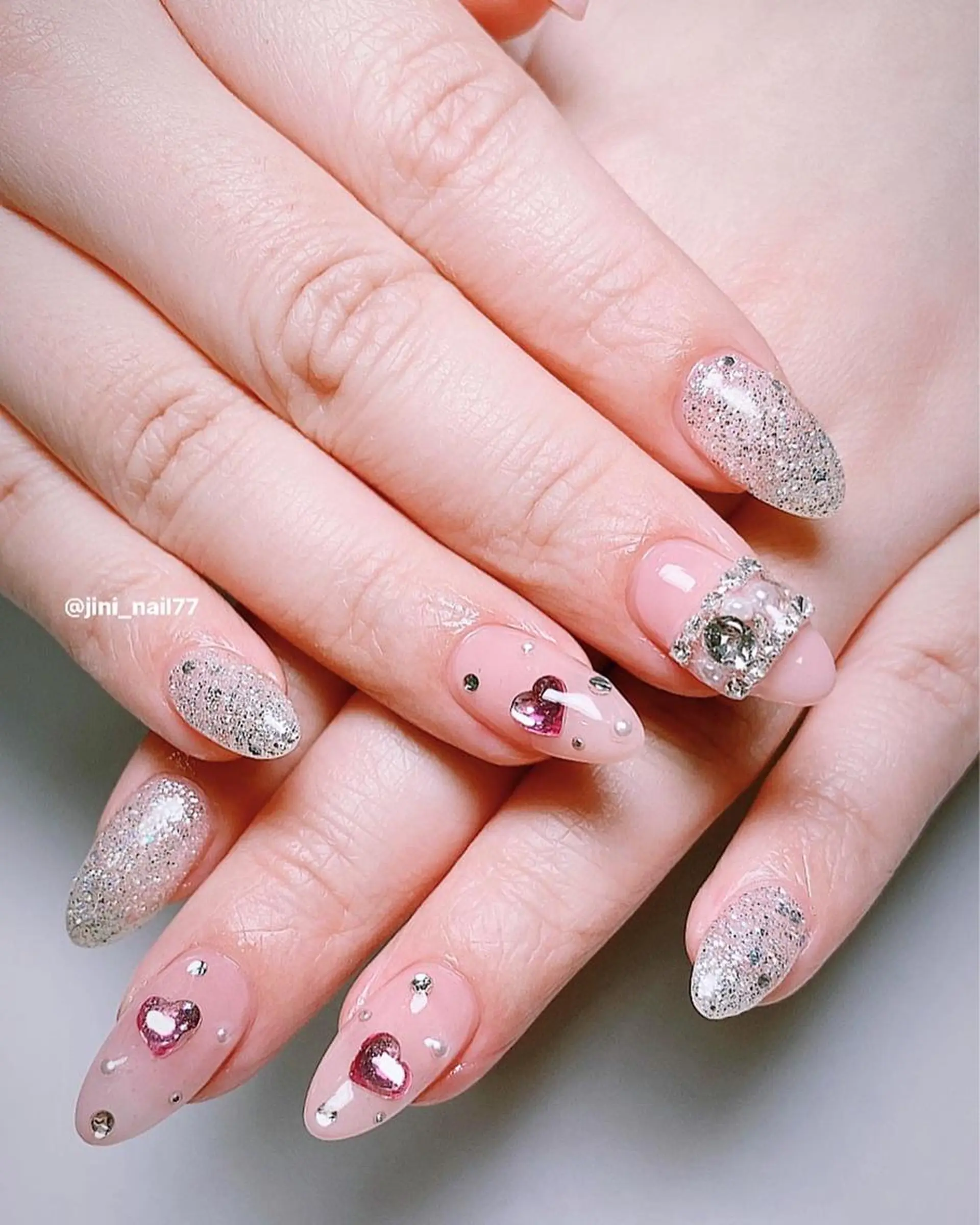 ネイル JINI NAIL所属・ジニ ネイルのネイルデザイン