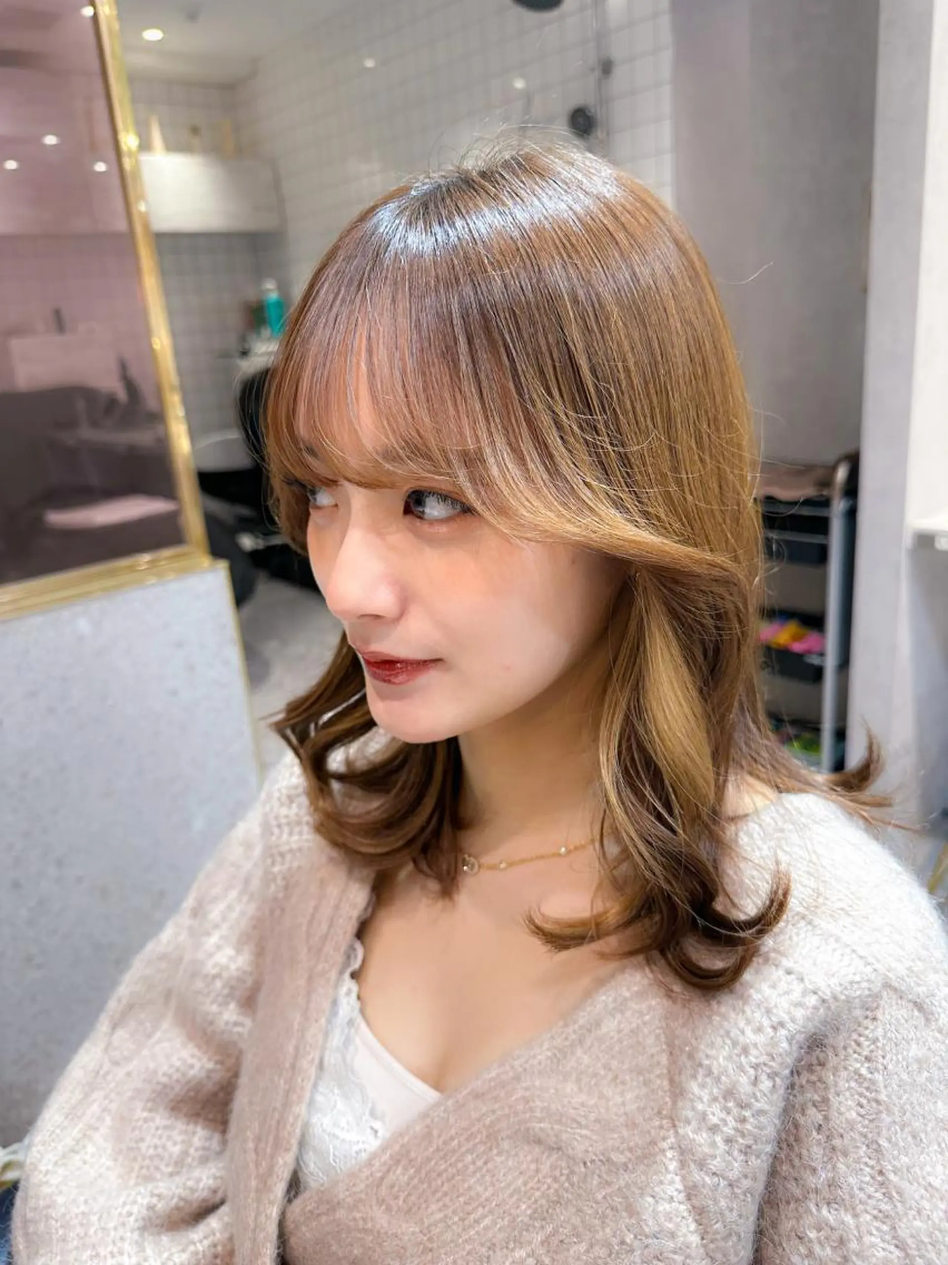 ミディアム カラー シールエクステ ミディアムパーマ ブリーチ ケアブリーチ ダブルカラー 新宿/韓国風レイヤー 髪質改善/渋谷直樹のヘアスタイル