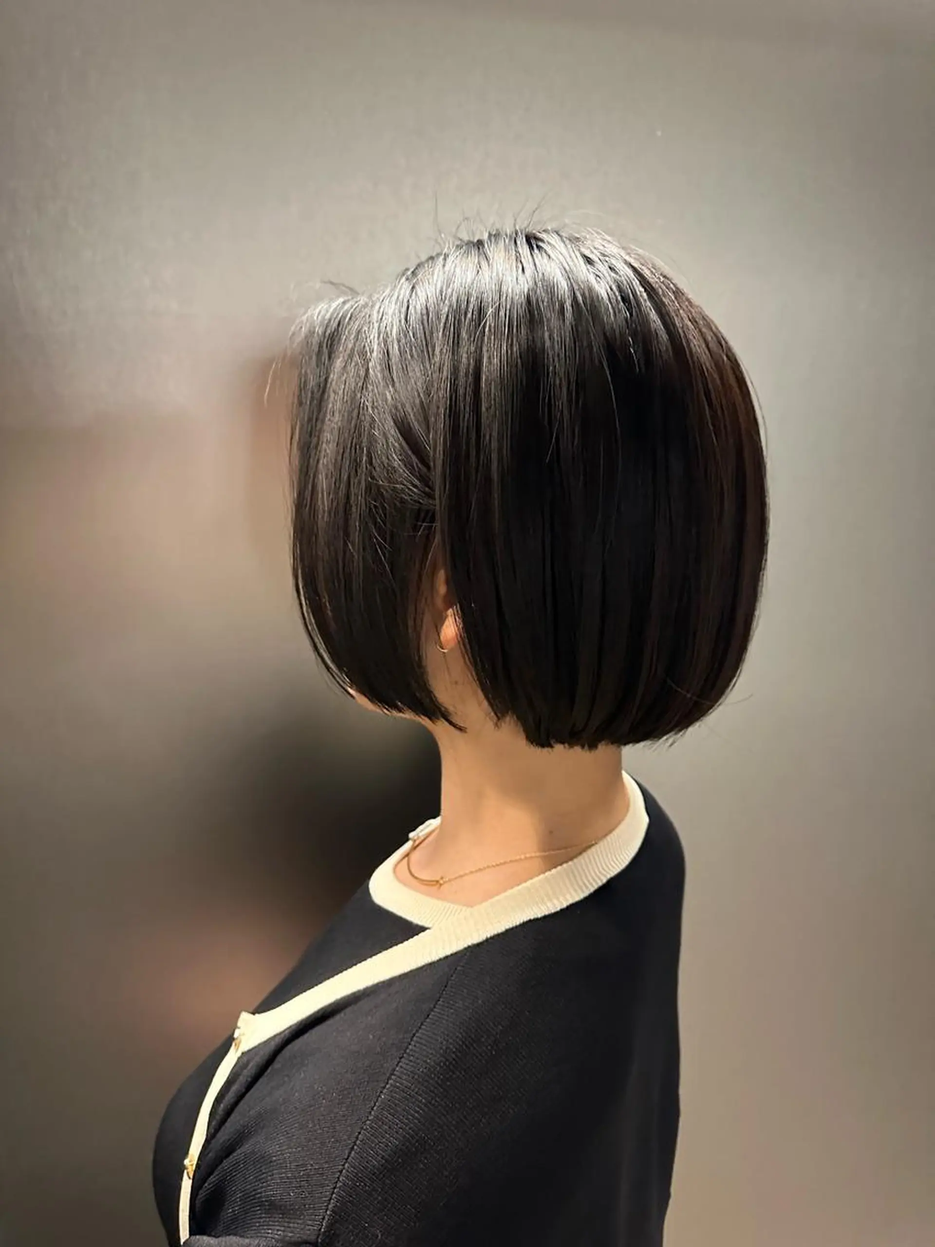 ショート 切りっぱなしボブ ボブ ハイライト トリートメント Memoriese 表参道のヘアスタイル