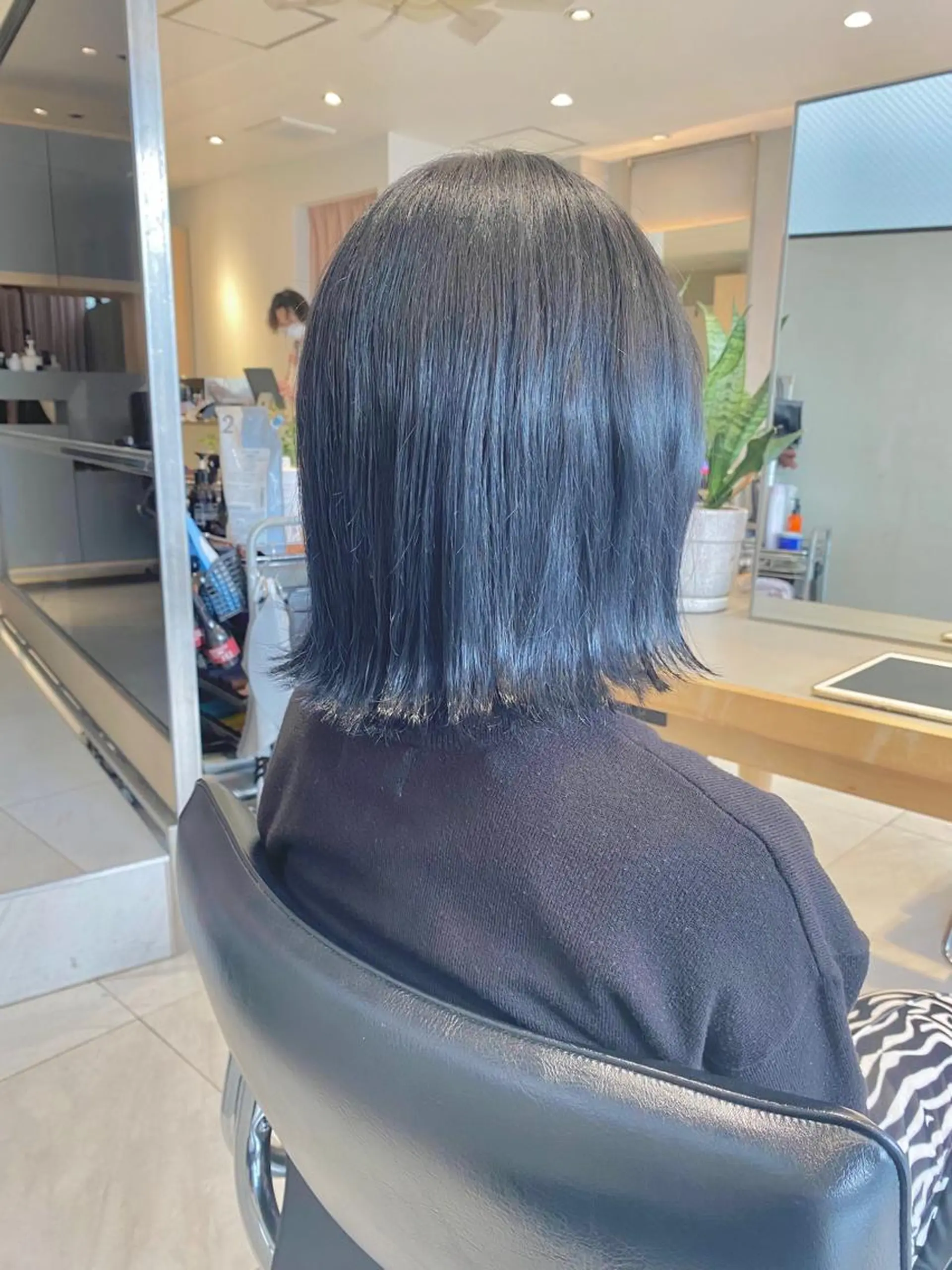 ショート カラー ヘアアレンジ 縮毛矯正 赤み消しグレージュ 🫒reonのヘアスタイル