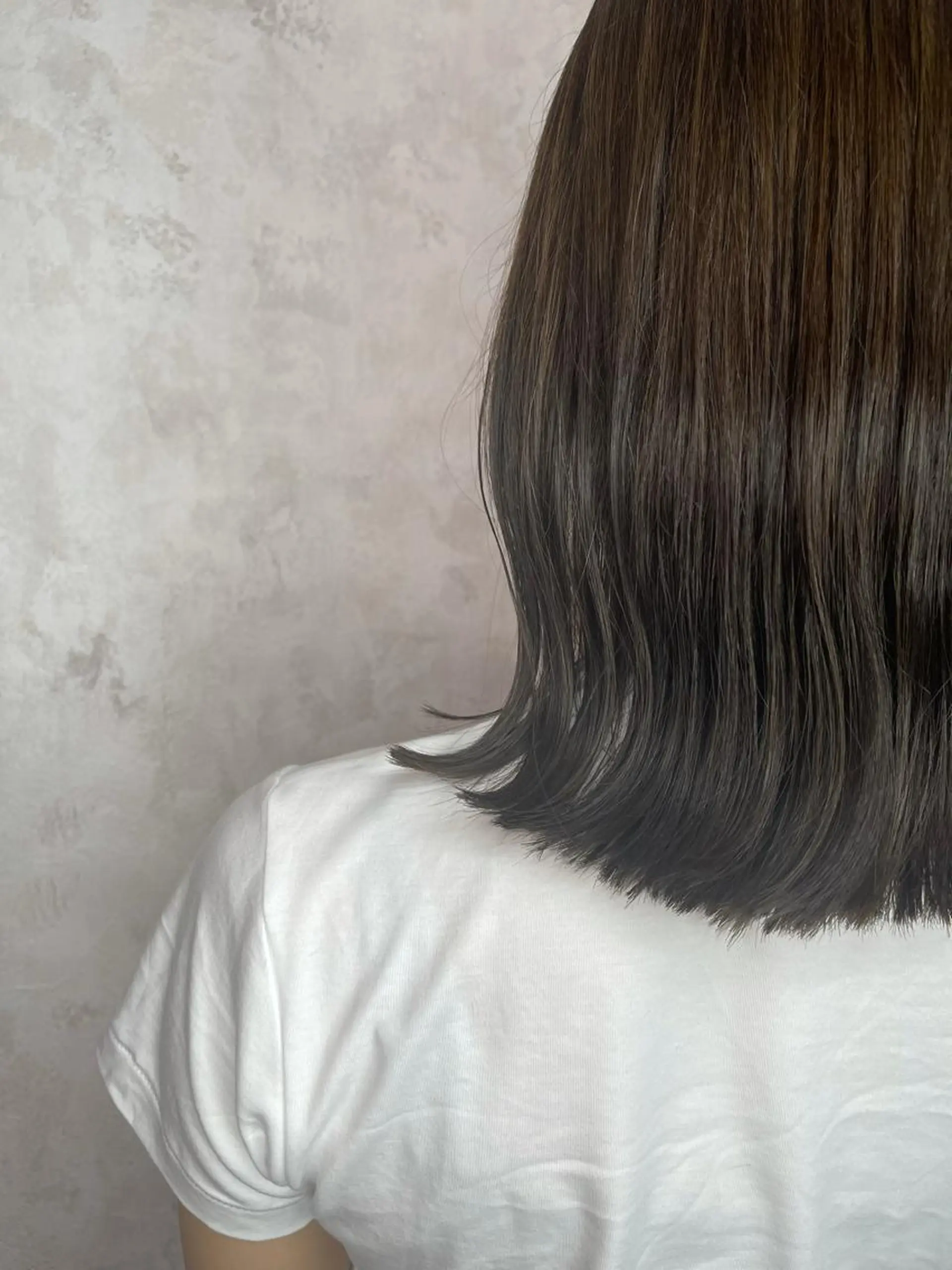 ミディアム 切りっぱなしロブ かめい りなのヘアスタイル