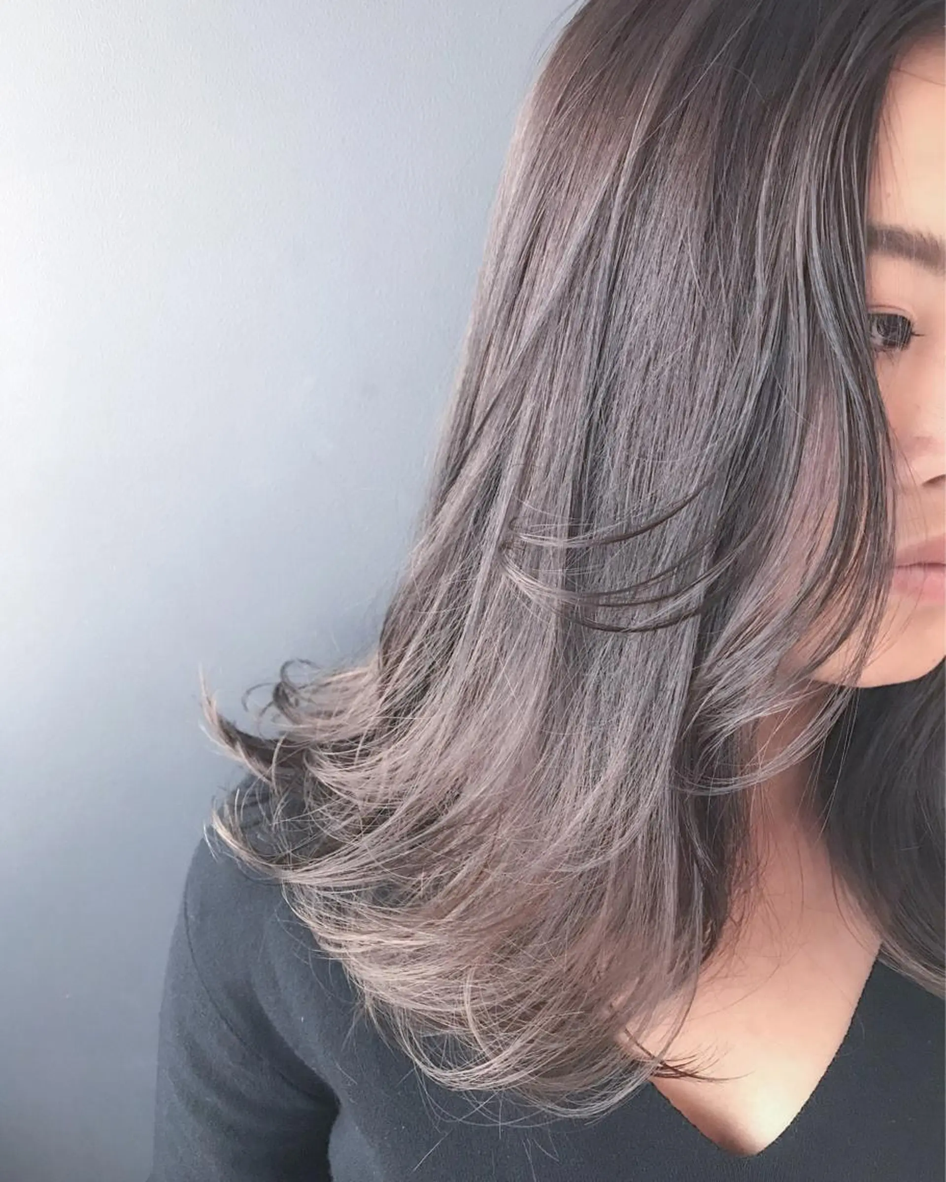 ミディアム カラー グラデーションカラー グレージュ ハイトーンカラー BOX mico.のヘアスタイル