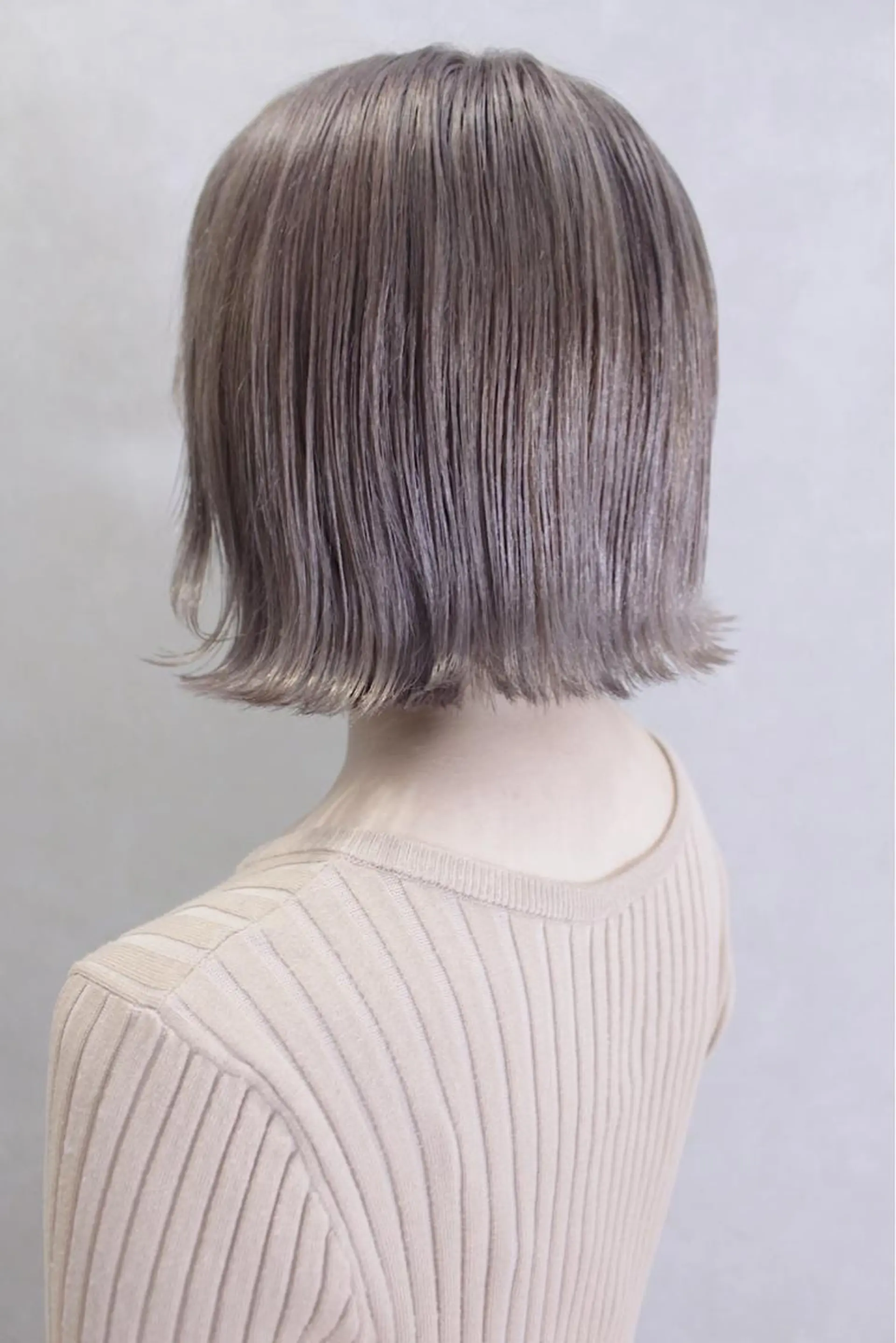 ショート カラー ヘアアレンジ ベージュカラー ミルクティーベージュ ヘアカラー lani ブリーチ /ダブルカラーのヘアスタイル