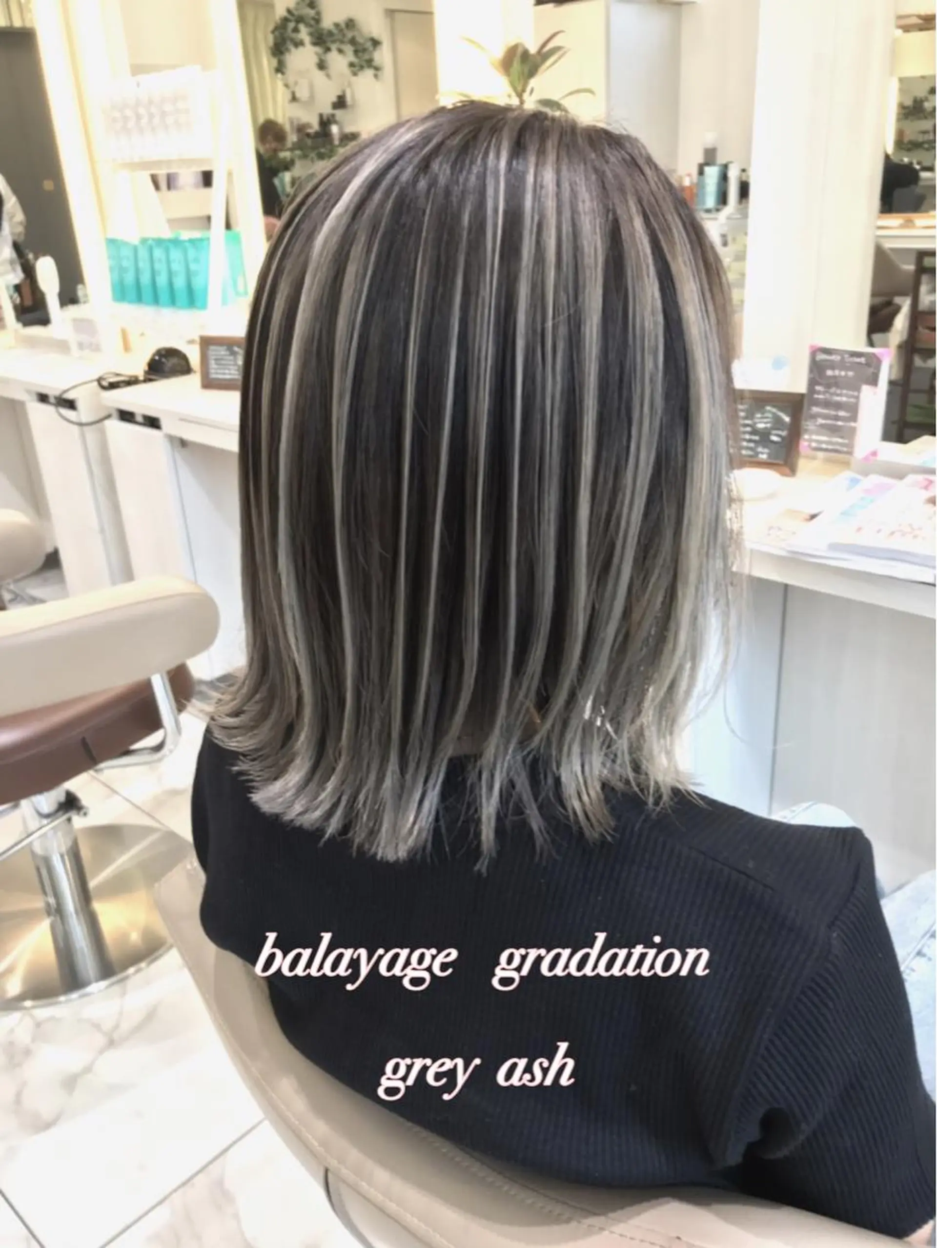 ショート カラー アッシュ バレイヤージュ グラデーションカラー レイヤーカット カット ヘアカラー トリートメント 山崎俊輔/髪質改善 /バレイヤージュのヘアスタイル
