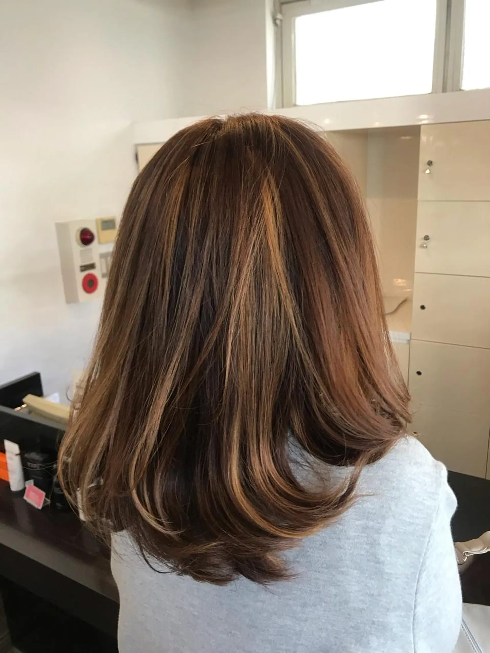 ミディアム カラー ヘアアレンジ ハイライトカラー ハイライト 烏山 達也のヘアスタイル