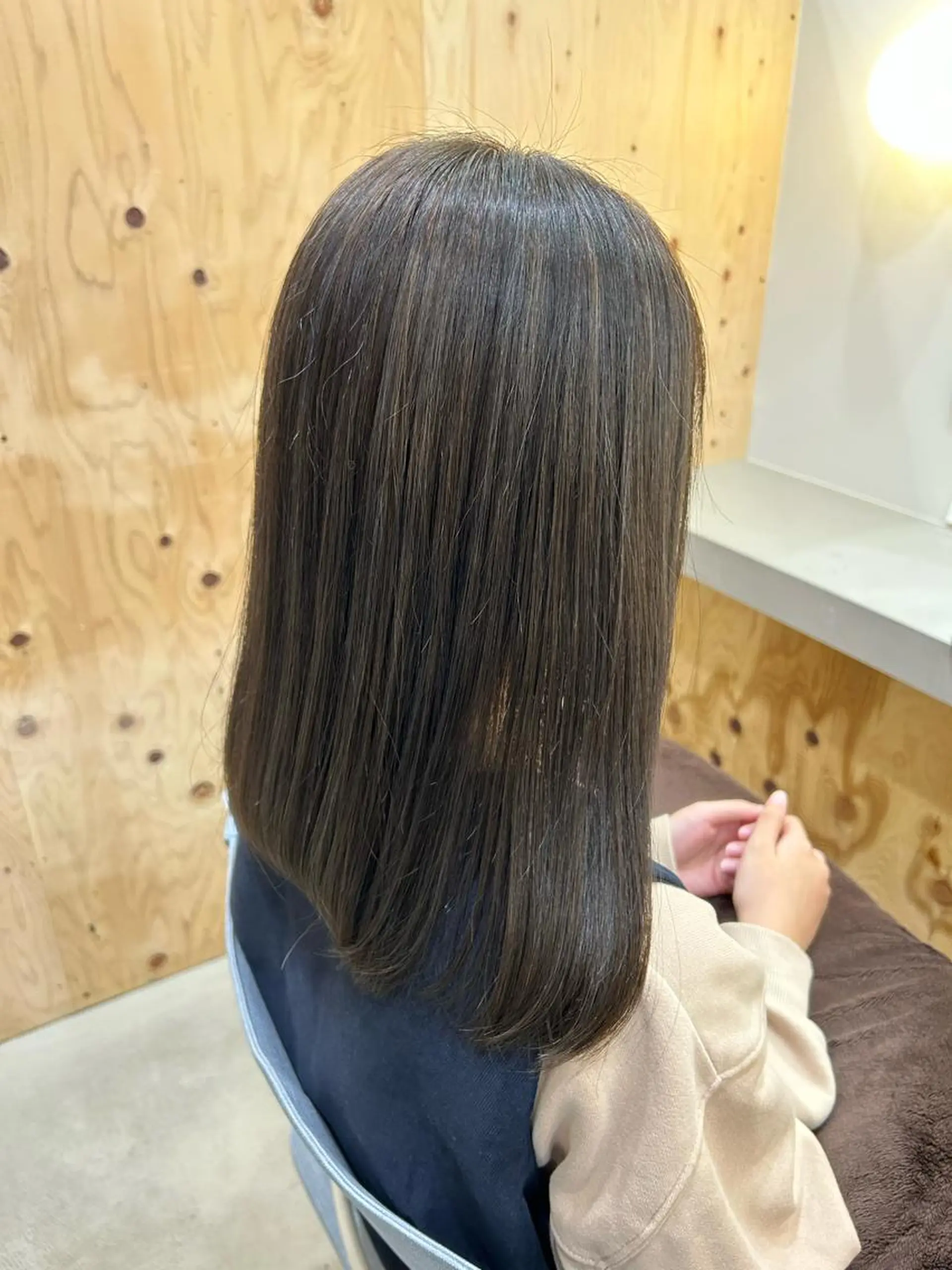 カラー ベージュカラー 透明感カラー オリーブベージュ オリーブカラー ヘアカラー 杉林 莉沙のヘアスタイル