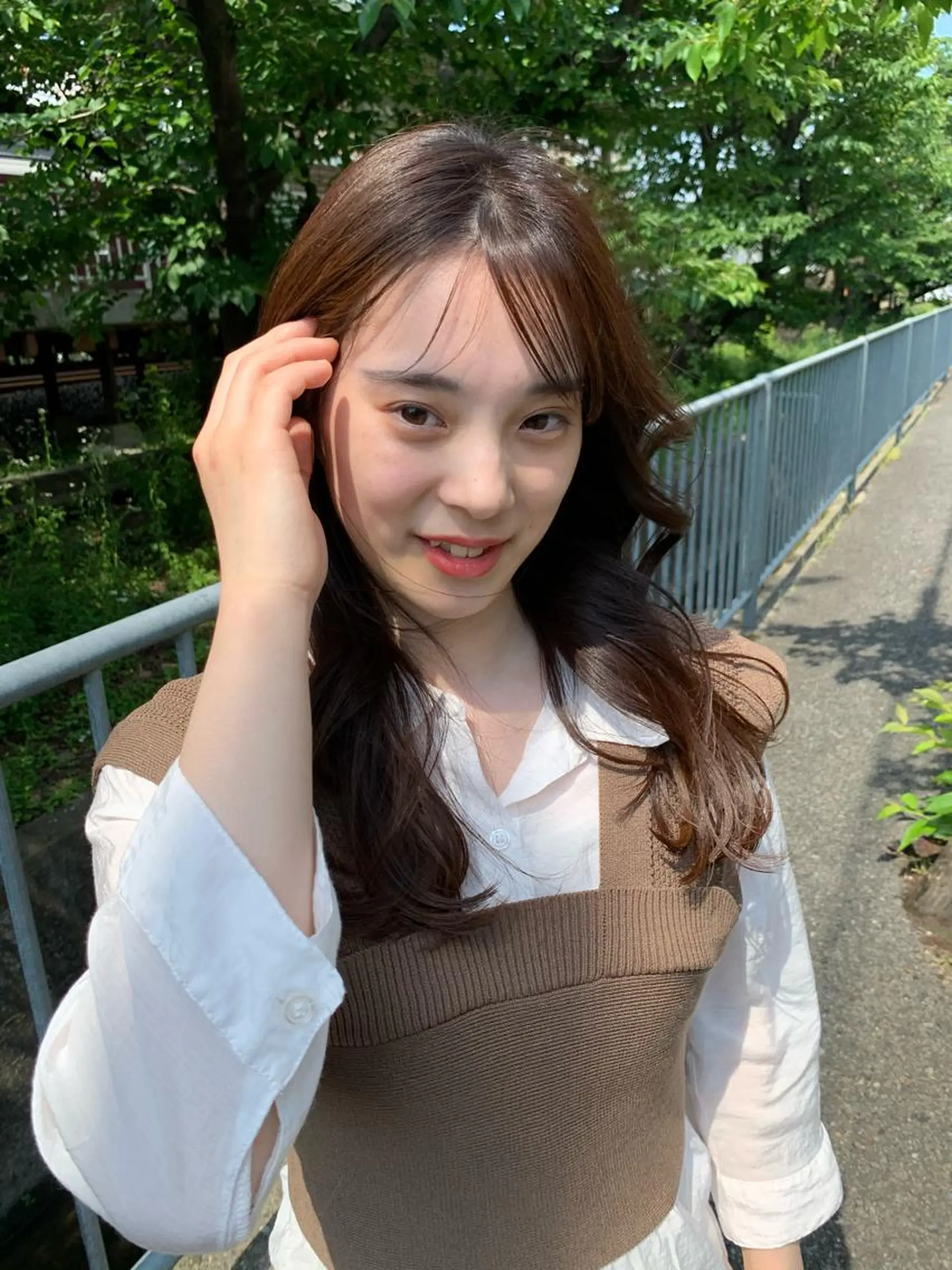 ロング カラー アッシュ ブリーチ ケアブリーチ 透明感カラー ダブルカラー モリシュンスケ /レイヤー/髪質改善のヘアスタイル